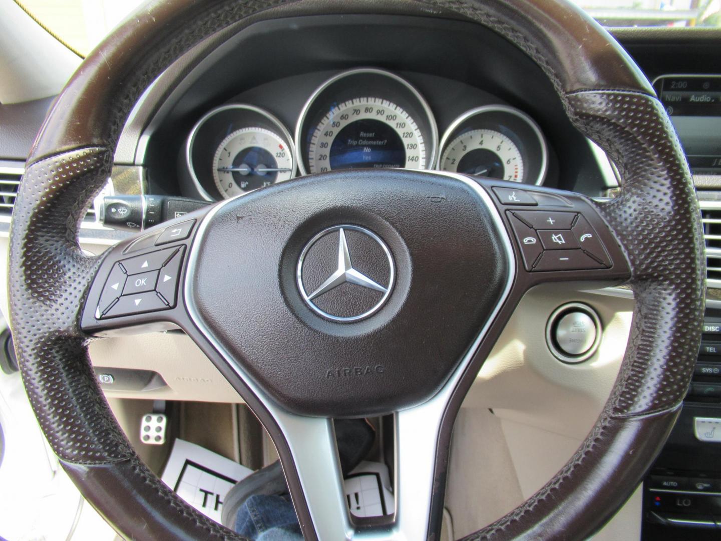 2015 White /Tan Mercedes-Benz E-Class E350 Sport Sedan (WDDHF5KBXFB) with an 3.5L V6 DOHC 24V engine, Automatic transmission, located at 1511 North Shepherd Dr., Houston, TX, 77008, (281) 657-1221, 29.798361, -95.412560 - 2015 MERCEDES-BENZ E-CLASS E 350 VIN: WDDHF5KBXFB117102 W D D H F 5 K B X F B 1 1 7 1 0 2 SEDAN 4 DR 3.5L V6 F DOHC 24V GASOLINE REAR WHEEL DRIVE - Photo#14