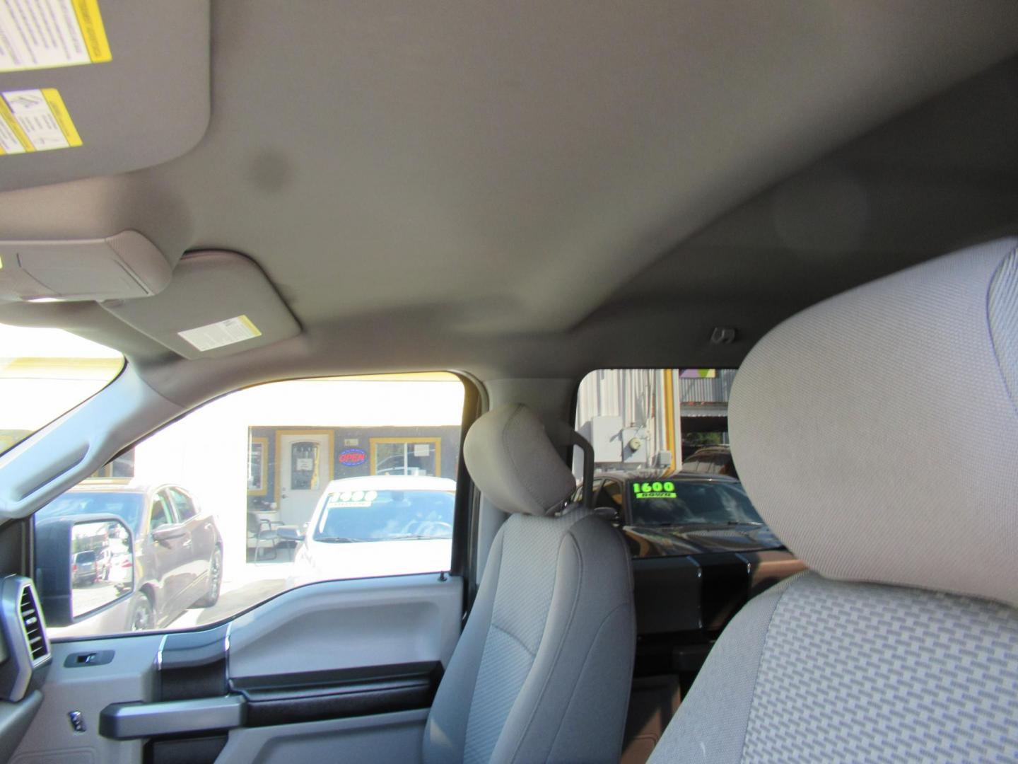 2018 Gray /Gray Ford F-150 King-Ranch SuperCrew 5.5-ft. 2WD (1FTEW1CB6JF) with an 3.3L V6 DOHC 24V engine, Automatic transmission, located at 1511 North Shepherd Dr., Houston, TX, 77008, (281) 657-1221, 29.798361, -95.412560 - 2018 FORD F-150 XLT VIN: 1FTEW1CB6JFB31570 1 F T E W 1 C B 6 J F B 3 1 5 7 0 CREW PICKUP 3.3L V6 F DOHC 24V GASOLINE REAR WHEEL DRIVE - Photo#8