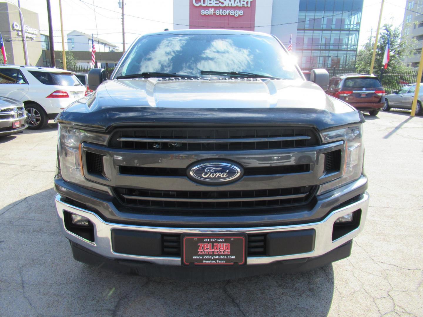 2018 Gray /Gray Ford F-150 King-Ranch SuperCrew 5.5-ft. 2WD (1FTEW1CB6JF) with an 3.3L V6 DOHC 24V engine, Automatic transmission, located at 1511 North Shepherd Dr., Houston, TX, 77008, (281) 657-1221, 29.798361, -95.412560 - 2018 FORD F-150 XLT VIN: 1FTEW1CB6JFB31570 1 F T E W 1 C B 6 J F B 3 1 5 7 0 CREW PICKUP 3.3L V6 F DOHC 24V GASOLINE REAR WHEEL DRIVE - Photo#19