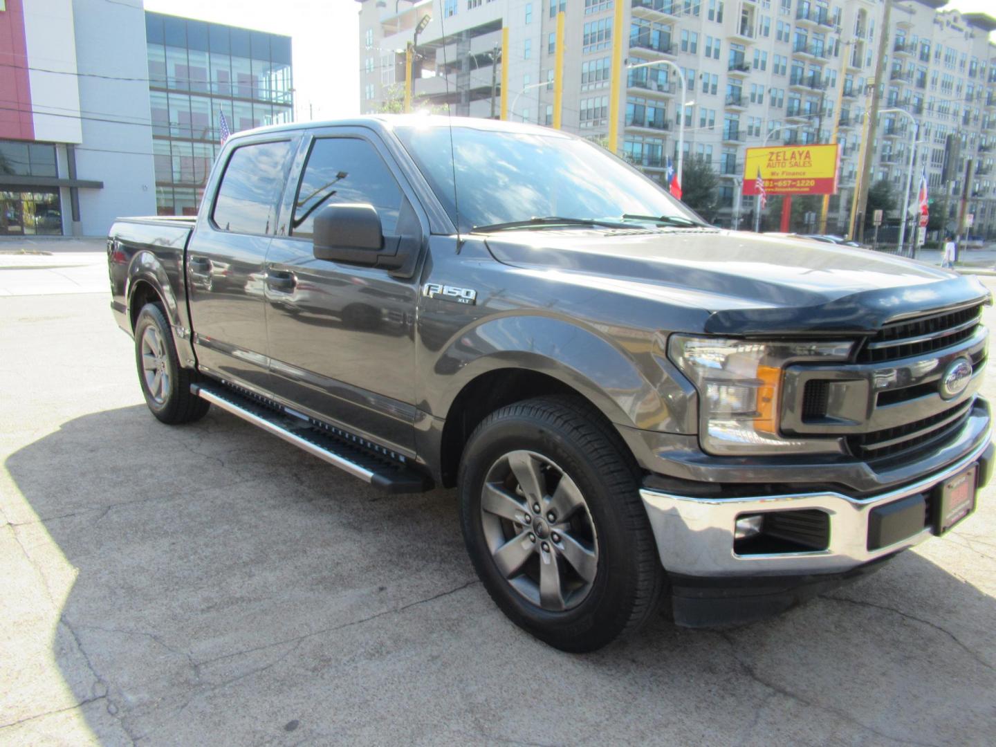 2018 Gray /Gray Ford F-150 King-Ranch SuperCrew 5.5-ft. 2WD (1FTEW1CB6JF) with an 3.3L V6 DOHC 24V engine, Automatic transmission, located at 1511 North Shepherd Dr., Houston, TX, 77008, (281) 657-1221, 29.798361, -95.412560 - 2018 FORD F-150 XLT VIN: 1FTEW1CB6JFB31570 1 F T E W 1 C B 6 J F B 3 1 5 7 0 CREW PICKUP 3.3L V6 F DOHC 24V GASOLINE REAR WHEEL DRIVE - Photo#21