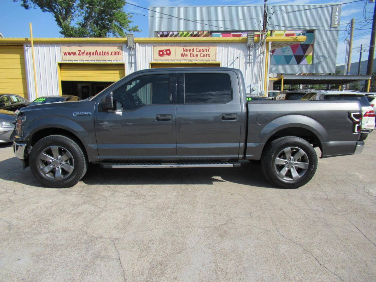 2018 Gray /Gray Ford F-150 King-Ranch SuperCrew 5.5-ft. 2WD (1FTEW1CB6JF) with an 3.3L V6 DOHC 24V engine, Automatic transmission, located at 1511 North Shepherd Dr., Houston, TX, 77008, (281) 657-1221, 29.798361, -95.412560 - 2018 FORD F-150 XLT VIN: 1FTEW1CB6JFB31570 1 F T E W 1 C B 6 J F B 3 1 5 7 0 CREW PICKUP 3.3L V6 F DOHC 24V GASOLINE REAR WHEEL DRIVE - Photo#27