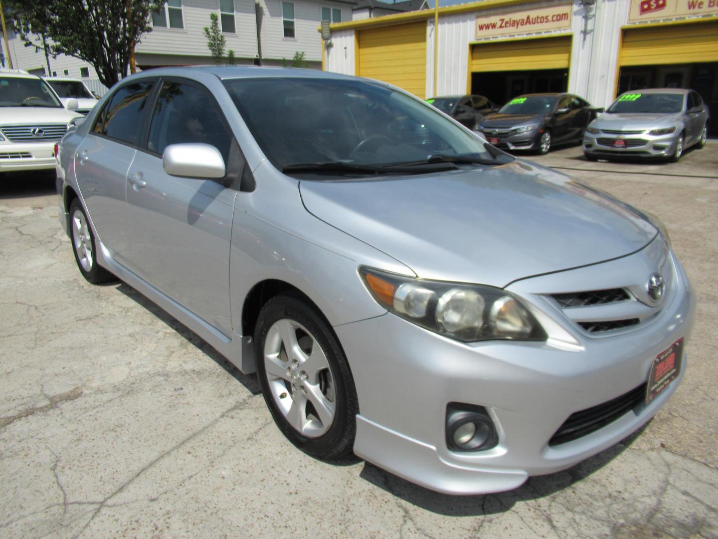 2012 Silver /Black Toyota Corolla LE AT (5YFBU4EE0CP) with an 1.8L L4 DOHC 16V engine, Automatic transmission, located at 1511 North Shepherd Dr., Houston, TX, 77008, (281) 657-1221, 29.798361, -95.412560 - 2012 TOYOTA COROLLA S VIN: 5YFBU4EE0CP065370 5 Y F B U 4 E E 0 C P 0 6 5 3 7 0 SEDAN 4 DR 1.8L I4 F DOHC 16V GASOLINE FRONT WHEEL DRIVE - Photo#15