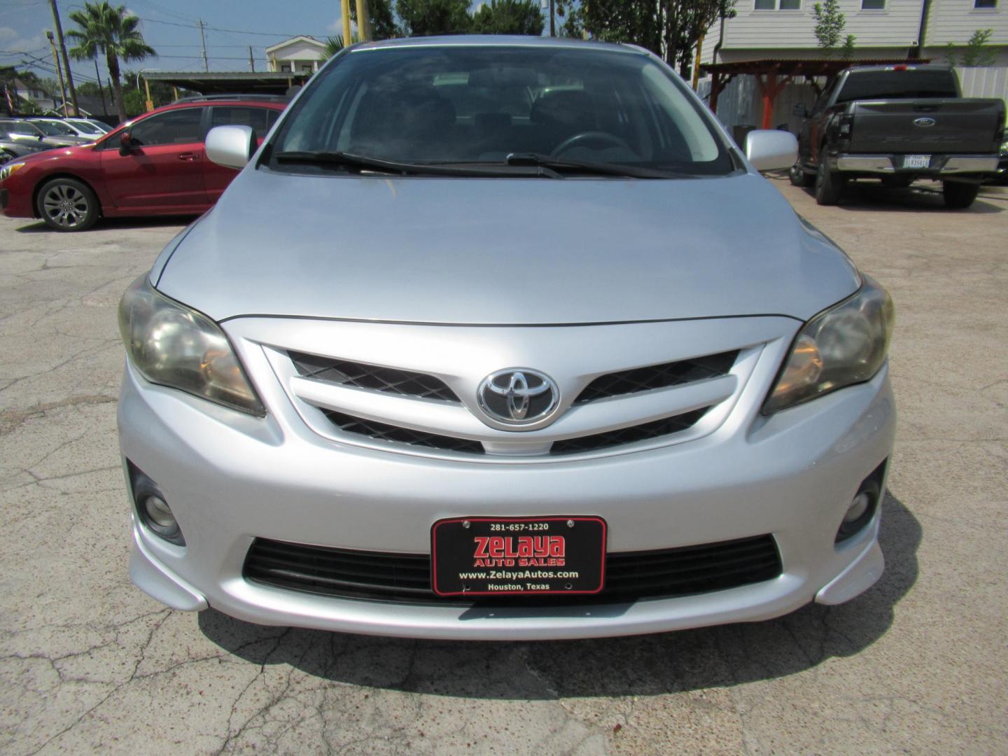 2012 Silver /Black Toyota Corolla LE AT (5YFBU4EE0CP) with an 1.8L L4 DOHC 16V engine, Automatic transmission, located at 1511 North Shepherd Dr., Houston, TX, 77008, (281) 657-1221, 29.798361, -95.412560 - 2012 TOYOTA COROLLA S VIN: 5YFBU4EE0CP065370 5 Y F B U 4 E E 0 C P 0 6 5 3 7 0 SEDAN 4 DR 1.8L I4 F DOHC 16V GASOLINE FRONT WHEEL DRIVE - Photo#16
