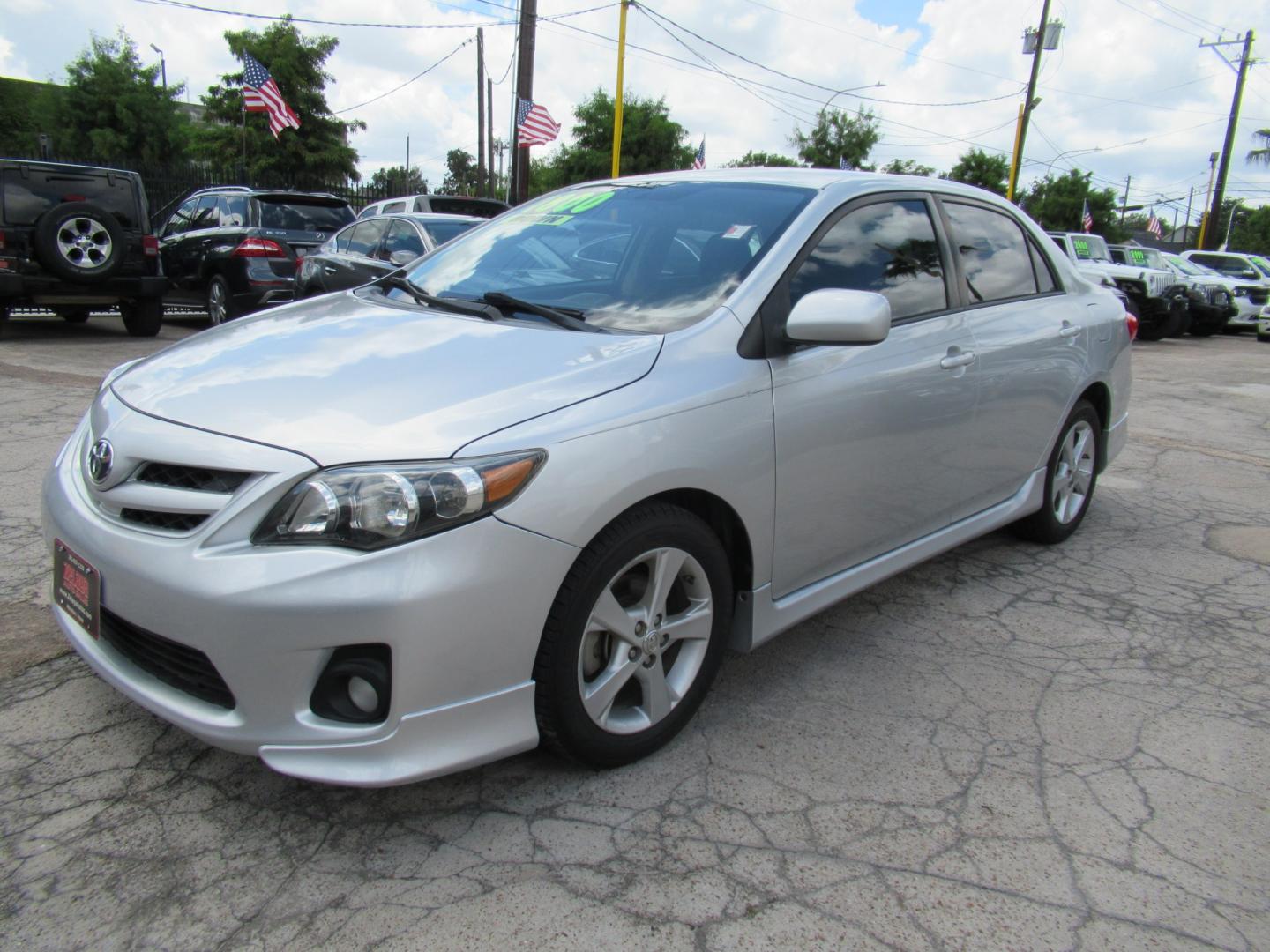2012 Silver /Black Toyota Corolla LE AT (5YFBU4EE0CP) with an 1.8L L4 DOHC 16V engine, Automatic transmission, located at 1511 North Shepherd Dr., Houston, TX, 77008, (281) 657-1221, 29.798361, -95.412560 - 2012 TOYOTA COROLLA S VIN: 5YFBU4EE0CP065370 5 Y F B U 4 E E 0 C P 0 6 5 3 7 0 SEDAN 4 DR 1.8L I4 F DOHC 16V GASOLINE FRONT WHEEL DRIVE- Photo#18
