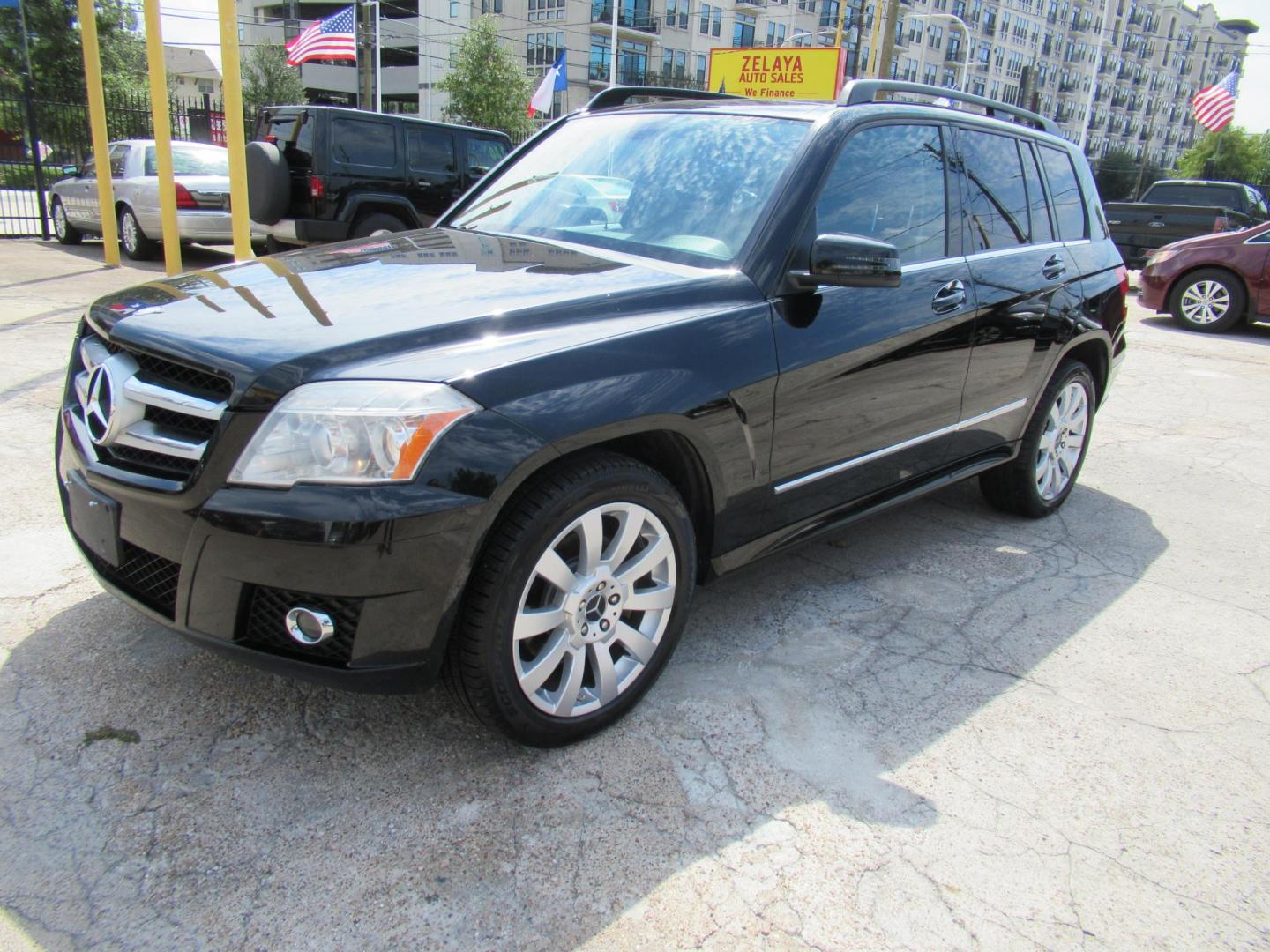 2012 Black /Black Mercedes-Benz GLK-Class GLK350 4MATIC (WDCGG8HB0CF) with an 3.5L V6 DOHC 24V engine, Automatic transmission, located at 1511 North Shepherd Dr., Houston, TX, 77008, (281) 657-1221, 29.798361, -95.412560 - 2012 MERCEDES-BENZ GLK 350 4MATIC VIN: WDCGG8HB0CF887299 W D C G G 8 H B 0 C F 8 8 7 2 9 9 4 DOOR WAGON/SPORT UTILITY 3.5L V6 F DOHC 24V GASOLINE ALL WHEEL DRIVE - Photo#0