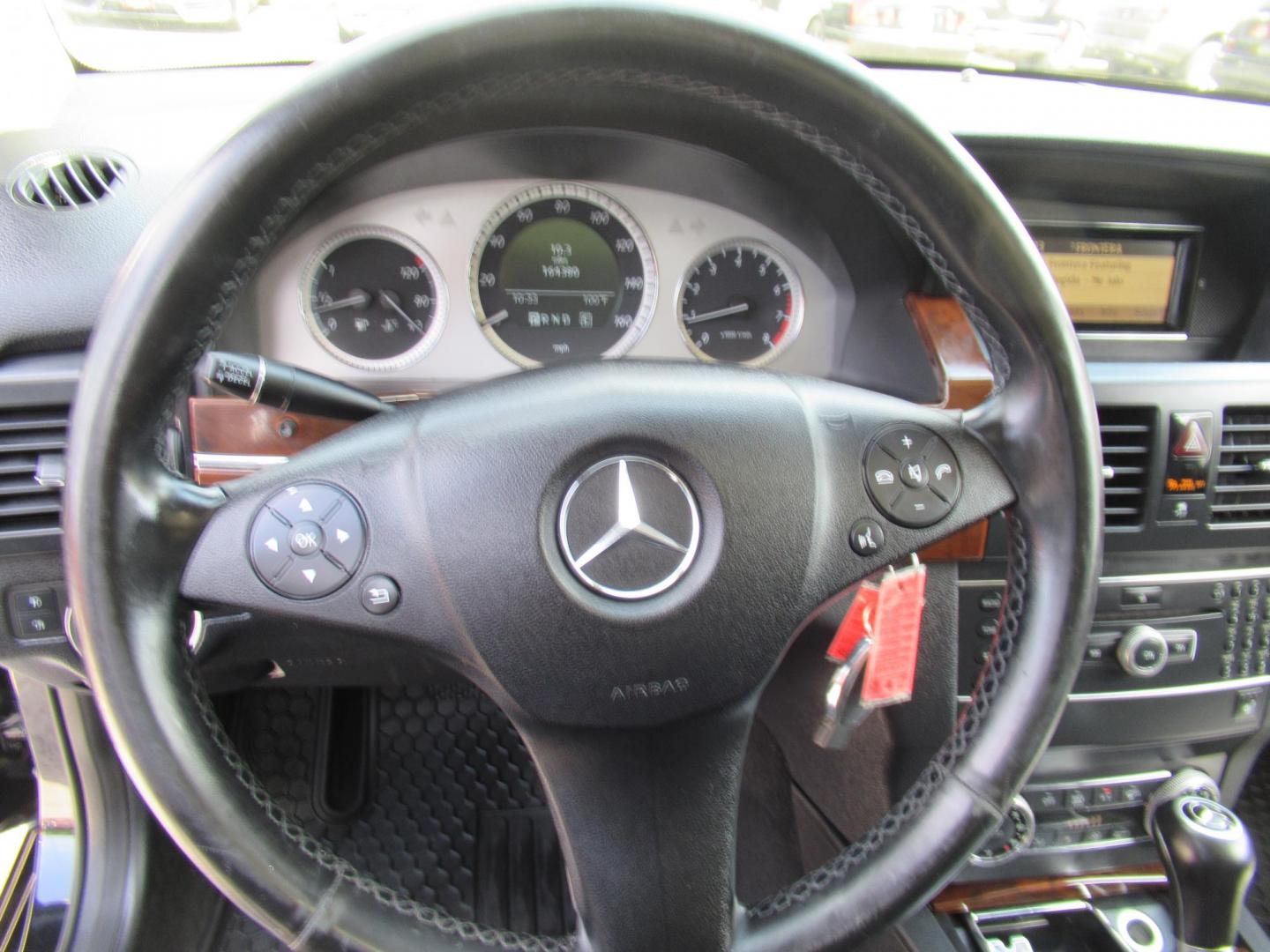 2012 Black /Black Mercedes-Benz GLK-Class GLK350 4MATIC (WDCGG8HB0CF) with an 3.5L V6 DOHC 24V engine, Automatic transmission, located at 1511 North Shepherd Dr., Houston, TX, 77008, (281) 657-1221, 29.798361, -95.412560 - 2012 MERCEDES-BENZ GLK 350 4MATIC VIN: WDCGG8HB0CF887299 W D C G G 8 H B 0 C F 8 8 7 2 9 9 4 DOOR WAGON/SPORT UTILITY 3.5L V6 F DOHC 24V GASOLINE ALL WHEEL DRIVE - Photo#2