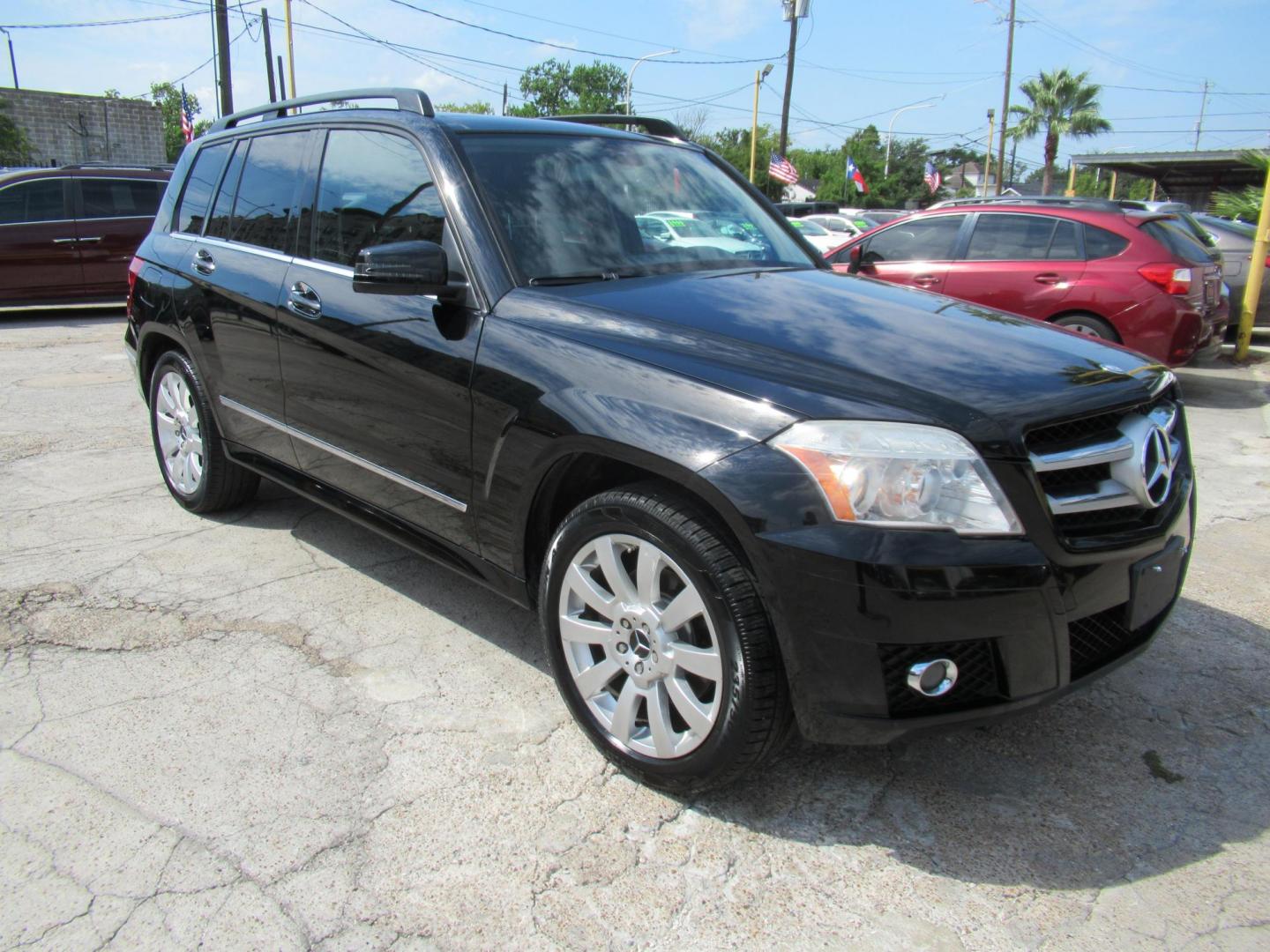 2012 Black /Black Mercedes-Benz GLK-Class GLK350 4MATIC (WDCGG8HB0CF) with an 3.5L V6 DOHC 24V engine, Automatic transmission, located at 1511 North Shepherd Dr., Houston, TX, 77008, (281) 657-1221, 29.798361, -95.412560 - 2012 MERCEDES-BENZ GLK 350 4MATIC VIN: WDCGG8HB0CF887299 W D C G G 8 H B 0 C F 8 8 7 2 9 9 4 DOOR WAGON/SPORT UTILITY 3.5L V6 F DOHC 24V GASOLINE ALL WHEEL DRIVE - Photo#17