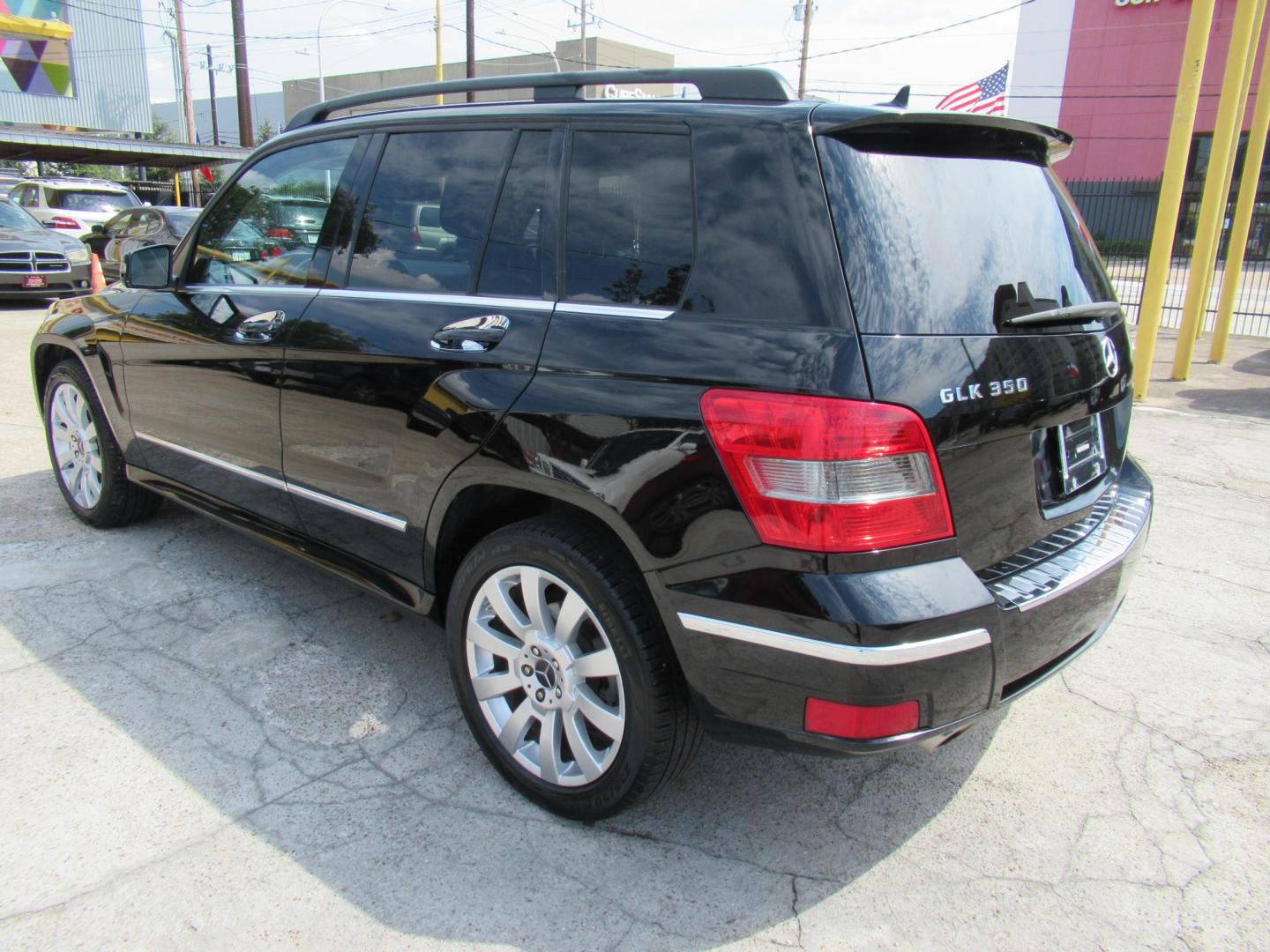 2012 Black /Black Mercedes-Benz GLK-Class GLK350 4MATIC (WDCGG8HB0CF) with an 3.5L V6 DOHC 24V engine, Automatic transmission, located at 1511 North Shepherd Dr., Houston, TX, 77008, (281) 657-1221, 29.798361, -95.412560 - 2012 MERCEDES-BENZ GLK 350 4MATIC VIN: WDCGG8HB0CF887299 W D C G G 8 H B 0 C F 8 8 7 2 9 9 4 DOOR WAGON/SPORT UTILITY 3.5L V6 F DOHC 24V GASOLINE ALL WHEEL DRIVE - Photo#21