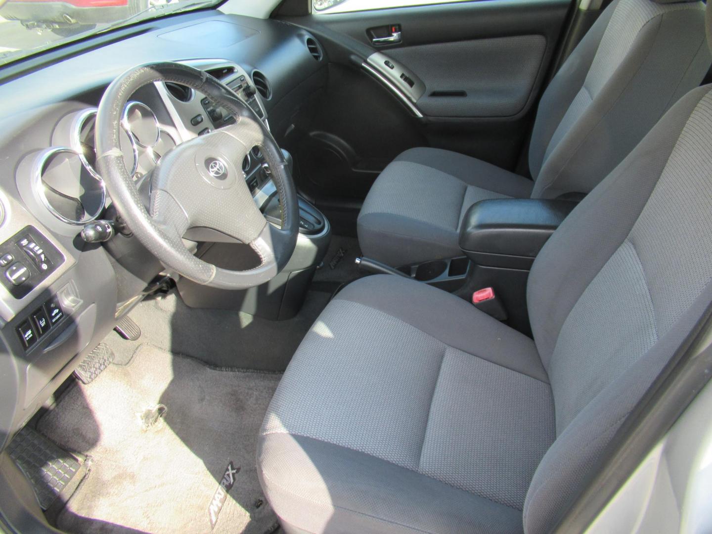 2005 Silver /Black Toyota Matrix 4WD (2T1LR32E25C) with an 1.8L L4 DOHC 16V engine, 4-Speed Automatic Overdrive transmission, located at 1511 North Shepherd Dr., Houston, TX, 77008, (281) 657-1221, 29.798361, -95.412560 - 2005 TOYOTA MATRIX XR VIN: 2T1LR32E25C457693 2 T 1 L R 3 2 E 2 5 C 4 5 7 6 9 3 HATCHBACK 4 DR 1.8L I4 F DOHC 16V GASOLINE ALL WHEEL DRIVE- Photo#1