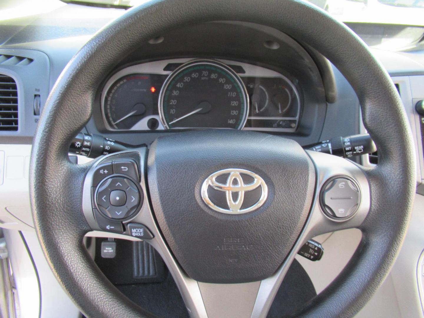 2014 Silver /Gray Toyota Venza LE V6 FWD (4T3ZK3BB3EU) with an 3.5L V6 DOHC 24V engine, 6-Speed Automatic transmission, located at 1511 North Shepherd Dr., Houston, TX, 77008, (281) 657-1221, 29.798361, -95.412560 - 2014 TOYOTA VENZA LE VIN: 4T3ZK3BB3EU069947 4 T 3 Z K 3 B B 3 E U 0 6 9 9 4 7 4 DOOR WAGON/SPORT UTILITY 3.5L V6 F DOHC 24V GASOLINE FRONT WHEEL DRIVE - Photo#5