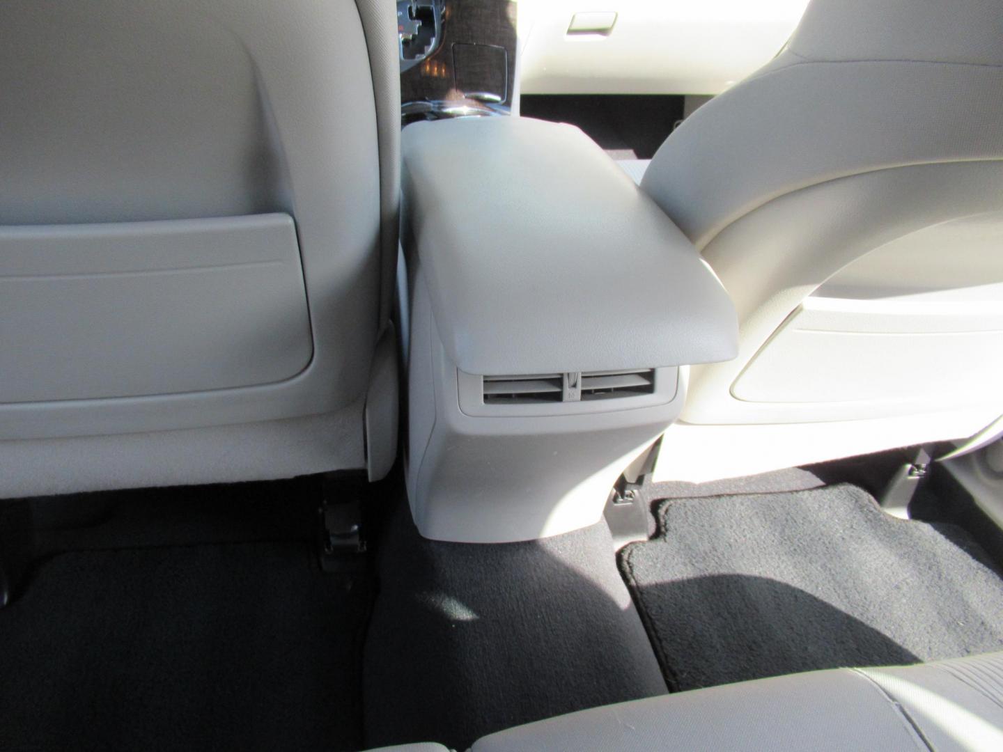 2014 Silver /Gray Toyota Venza LE V6 FWD (4T3ZK3BB3EU) with an 3.5L V6 DOHC 24V engine, 6-Speed Automatic transmission, located at 1511 North Shepherd Dr., Houston, TX, 77008, (281) 657-1221, 29.798361, -95.412560 - 2014 TOYOTA VENZA LE VIN: 4T3ZK3BB3EU069947 4 T 3 Z K 3 B B 3 E U 0 6 9 9 4 7 4 DOOR WAGON/SPORT UTILITY 3.5L V6 F DOHC 24V GASOLINE FRONT WHEEL DRIVE - Photo#10