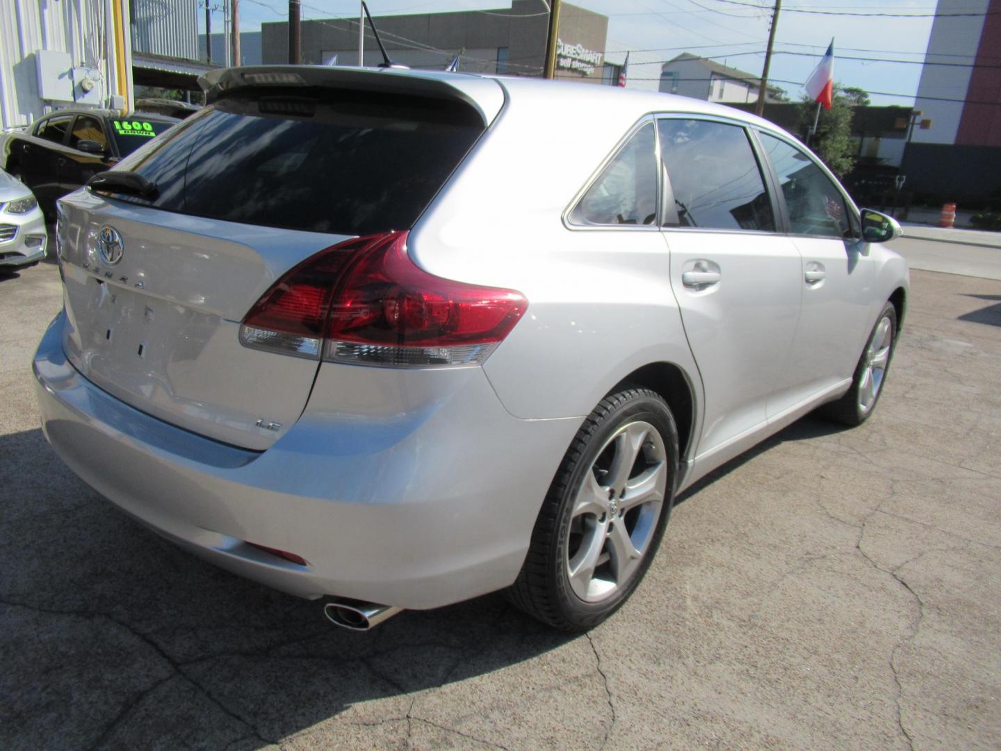 2014 Silver /Gray Toyota Venza LE V6 FWD (4T3ZK3BB3EU) with an 3.5L V6 DOHC 24V engine, 6-Speed Automatic transmission, located at 1511 North Shepherd Dr., Houston, TX, 77008, (281) 657-1221, 29.798361, -95.412560 - 2014 TOYOTA VENZA LE VIN: 4T3ZK3BB3EU069947 4 T 3 Z K 3 B B 3 E U 0 6 9 9 4 7 4 DOOR WAGON/SPORT UTILITY 3.5L V6 F DOHC 24V GASOLINE FRONT WHEEL DRIVE - Photo#23