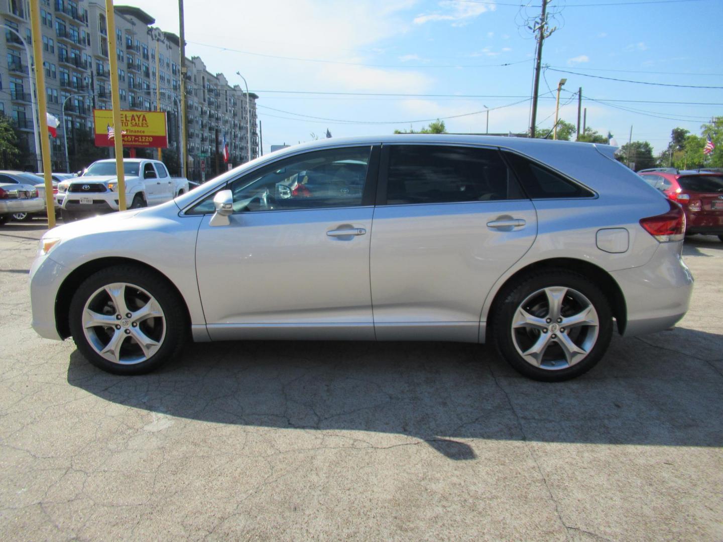 2014 Silver /Gray Toyota Venza LE V6 FWD (4T3ZK3BB3EU) with an 3.5L V6 DOHC 24V engine, 6-Speed Automatic transmission, located at 1511 North Shepherd Dr., Houston, TX, 77008, (281) 657-1221, 29.798361, -95.412560 - 2014 TOYOTA VENZA LE VIN: 4T3ZK3BB3EU069947 4 T 3 Z K 3 B B 3 E U 0 6 9 9 4 7 4 DOOR WAGON/SPORT UTILITY 3.5L V6 F DOHC 24V GASOLINE FRONT WHEEL DRIVE - Photo#25