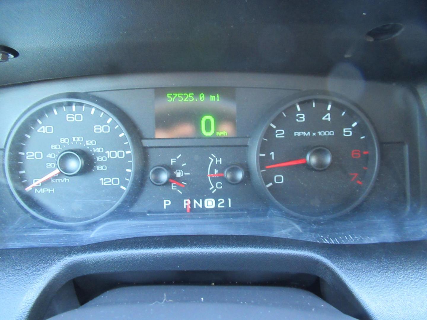 2007 Black /Black Ford Crown Victoria LX (2FAFP74V97X) with an 4.6L V8 SOHC 16V FFV engine, 4-Speed Automatic Overdrive transmission, located at 1511 North Shepherd Dr., Houston, TX, 77008, (281) 657-1221, 29.798361, -95.412560 - 2007 FORD CROWN VICTORIA LX VIN: 2FAFP74V97X111216 2 F A F P 7 4 V 9 7 X 1 1 1 2 1 6 SEDAN 4 DR 4.6L V8 F SOHC FLEX FUEL VERY CLEAN WELL MAINTAINED LOW LOW MILES RUNS GREAT REAR WHEEL DRIVE READY TO DRIVE - Photo#26