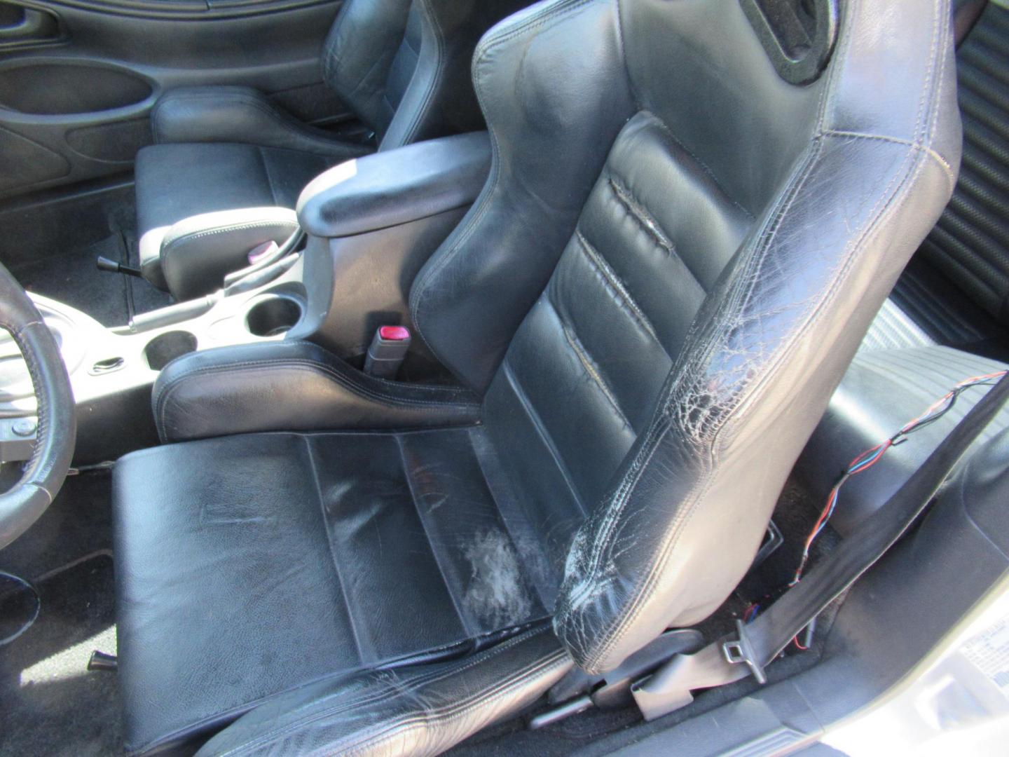 2001 Silver /Black Ford Mustang Bullitt GT (1FAFP42X31F) with an 4.6L V8 SOHC 16V engine, Automatic transmission, located at 1511 North Shepherd Dr., Houston, TX, 77008, (281) 657-1221, 29.798361, -95.412560 - 2001 FORD MUSTANG GT VIN: 1FAFP42X31F216064 1 F A F P 4 2 X 3 1 F 2 1 6 0 6 4 COUPE 4.6L V8 F SOHC 16V GASOLINE REAR WHEEL DRIVE - Photo#7