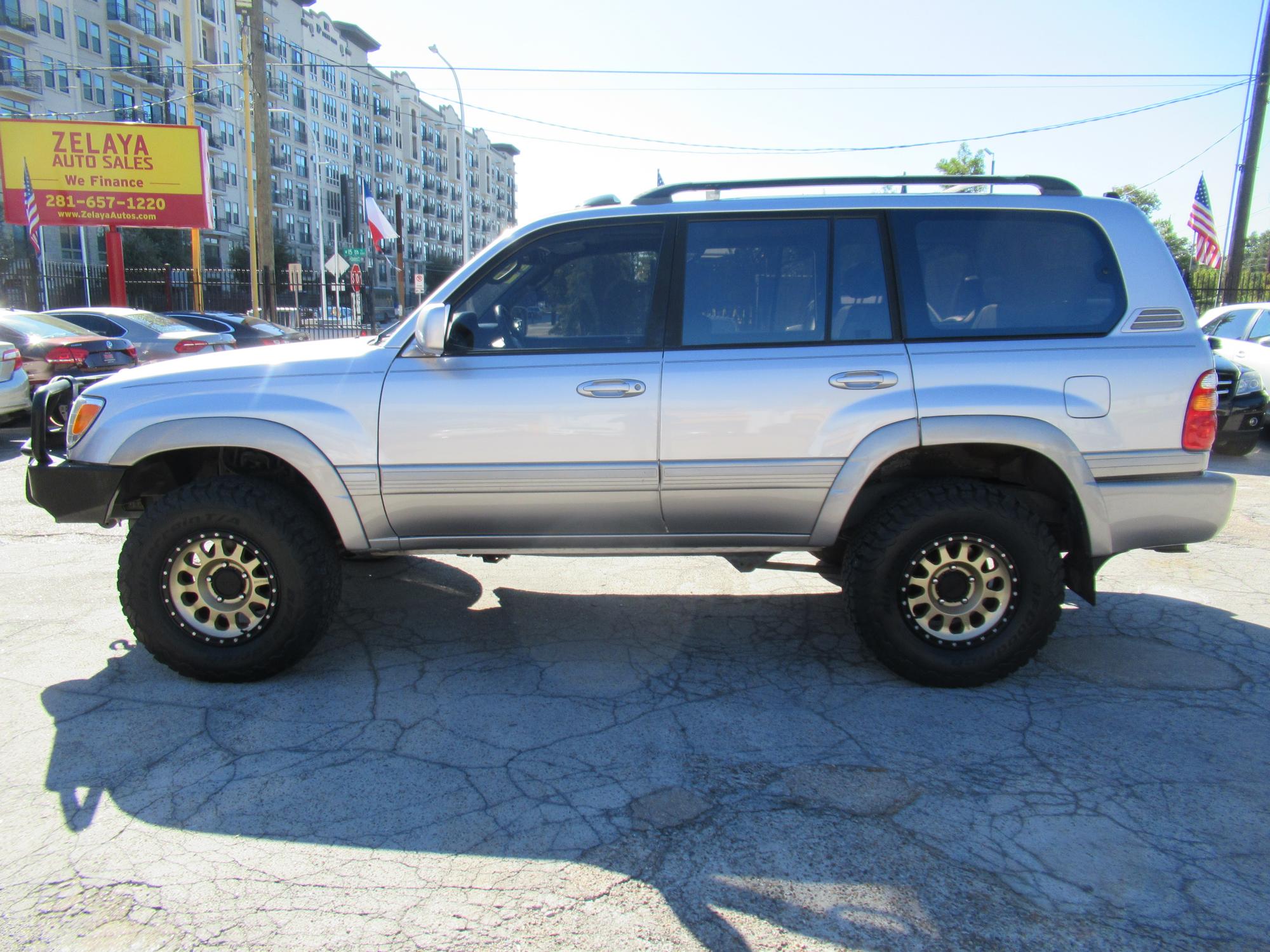 photo of 2001 Toyota Land Cruiser 4WD