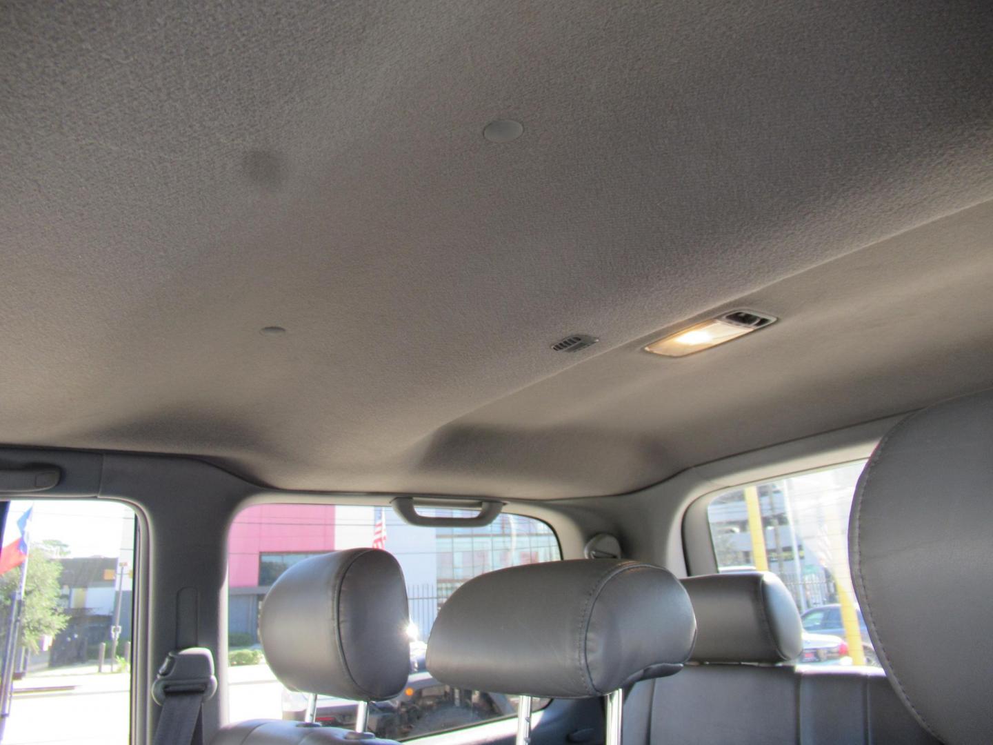 2001 Toyota Land Cruiser 4WD (JTEHT05J112) with an 4.7L V8 SOHC 16V engine, 4-Speed Automatic Overdrive transmission, located at 1511 North Shepherd Dr., Houston, TX, 77008, (281) 657-1221, 29.798361, -95.412560 - 2001 TOYOTA LAND CRUISER VIN: JTEHT05J112007701 J T E H T 0 5 J 1 1 2 0 0 7 7 0 1 4 DOOR WAGON/SPORT UTILITY 4.7L V8 F DOHC 32V GASOLINE ONE OWNER STRONG ENGINE CLEAN INTERIOR RUNS GREAT TRANSMISSION SHIFTS SMOOTH DONT MISS OUT ON THIS NICE LAND CRUISER ALL WHEEL DRIVE CASH OR CASHIERS - Photo#6