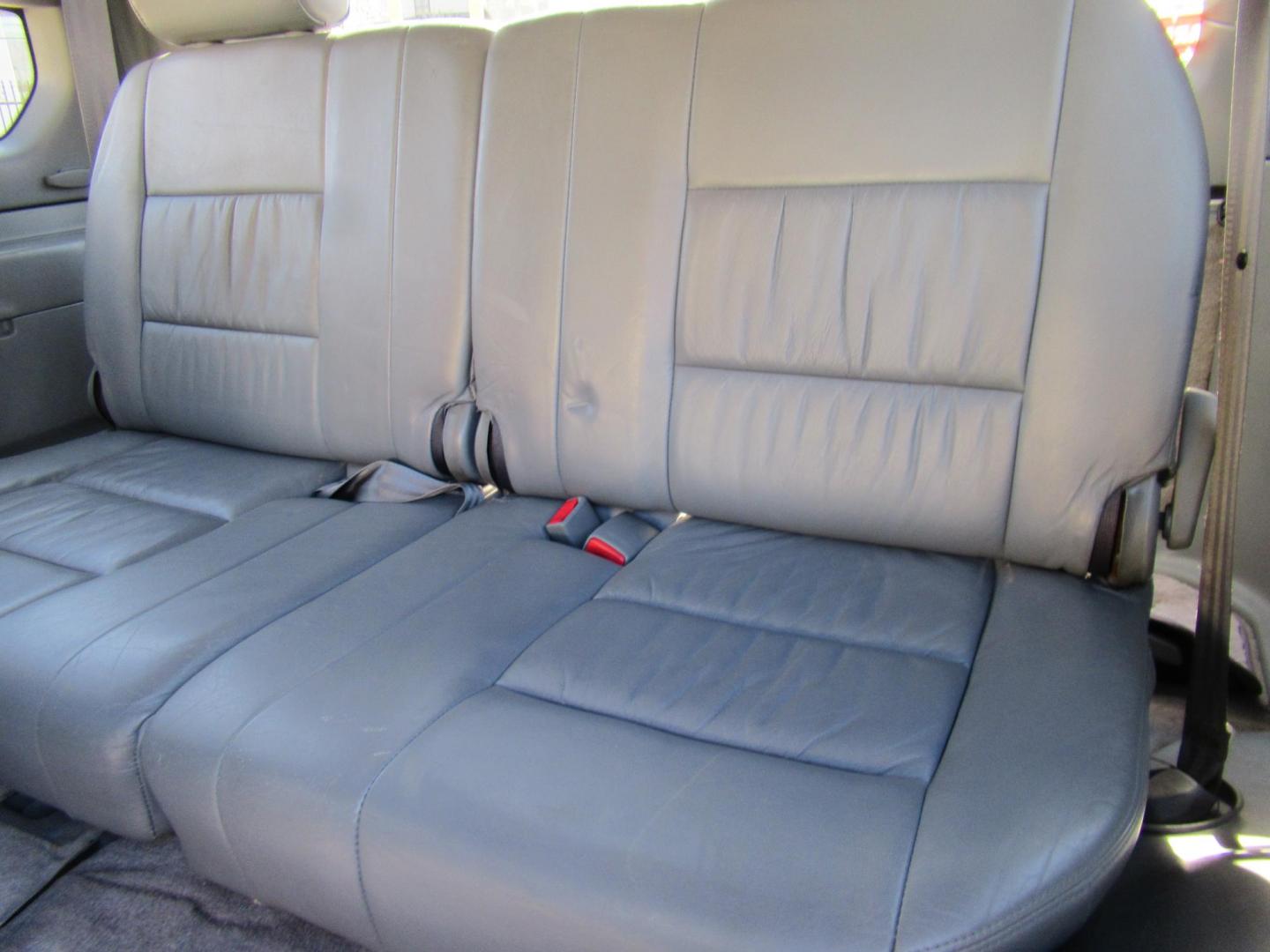 2001 Toyota Land Cruiser 4WD (JTEHT05J112) with an 4.7L V8 SOHC 16V engine, 4-Speed Automatic Overdrive transmission, located at 1511 North Shepherd Dr., Houston, TX, 77008, (281) 657-1221, 29.798361, -95.412560 - 2001 TOYOTA LAND CRUISER VIN: JTEHT05J112007701 J T E H T 0 5 J 1 1 2 0 0 7 7 0 1 4 DOOR WAGON/SPORT UTILITY 4.7L V8 F DOHC 32V GASOLINE ONE OWNER STRONG ENGINE CLEAN INTERIOR RUNS GREAT TRANSMISSION SHIFTS SMOOTH DONT MISS OUT ON THIS NICE LAND CRUISER ALL WHEEL DRIVE CASH OR CASHIERS - Photo#10