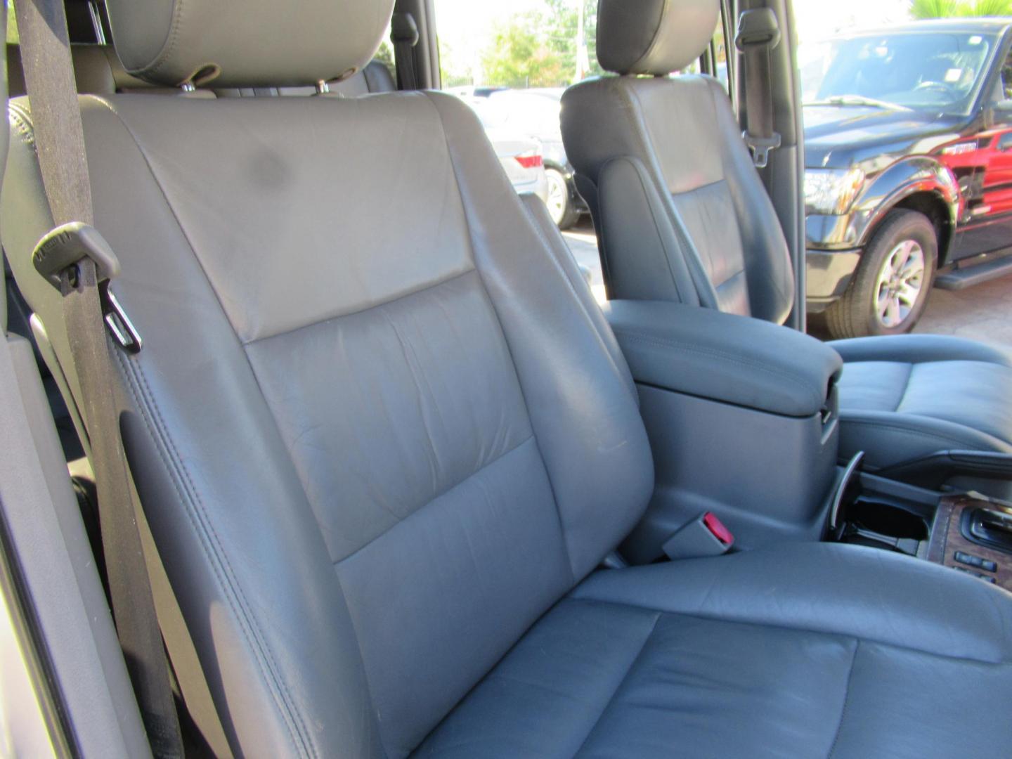 2001 Toyota Land Cruiser 4WD (JTEHT05J112) with an 4.7L V8 SOHC 16V engine, 4-Speed Automatic Overdrive transmission, located at 1511 North Shepherd Dr., Houston, TX, 77008, (281) 657-1221, 29.798361, -95.412560 - 2001 TOYOTA LAND CRUISER VIN: JTEHT05J112007701 J T E H T 0 5 J 1 1 2 0 0 7 7 0 1 4 DOOR WAGON/SPORT UTILITY 4.7L V8 F DOHC 32V GASOLINE ONE OWNER STRONG ENGINE CLEAN INTERIOR RUNS GREAT TRANSMISSION SHIFTS SMOOTH DONT MISS OUT ON THIS NICE LAND CRUISER ALL WHEEL DRIVE CASH OR CASHIERS - Photo#18