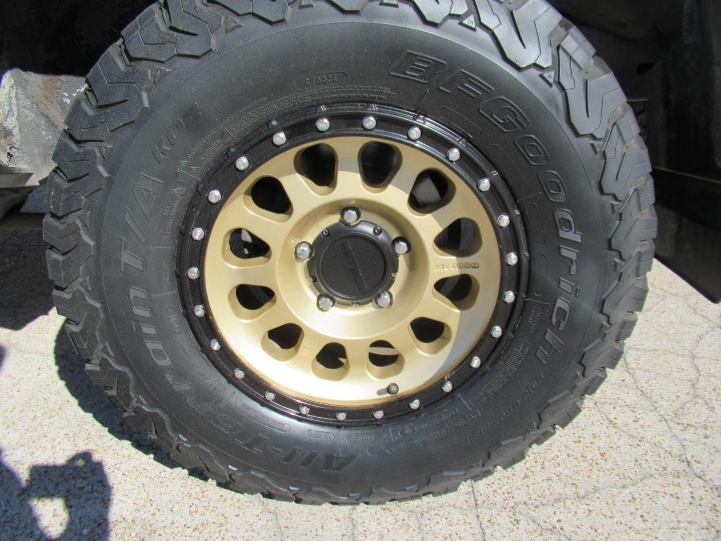 2001 Toyota Land Cruiser 4WD (JTEHT05J112) with an 4.7L V8 SOHC 16V engine, 4-Speed Automatic Overdrive transmission, located at 1511 North Shepherd Dr., Houston, TX, 77008, (281) 657-1221, 29.798361, -95.412560 - 2001 TOYOTA LAND CRUISER VIN: JTEHT05J112007701 J T E H T 0 5 J 1 1 2 0 0 7 7 0 1 4 DOOR WAGON/SPORT UTILITY 4.7L V8 F DOHC 32V GASOLINE ONE OWNER STRONG ENGINE CLEAN INTERIOR RUNS GREAT TRANSMISSION SHIFTS SMOOTH DONT MISS OUT ON THIS NICE LAND CRUISER ALL WHEEL DRIVE CASH OR CASHIERS - Photo#45