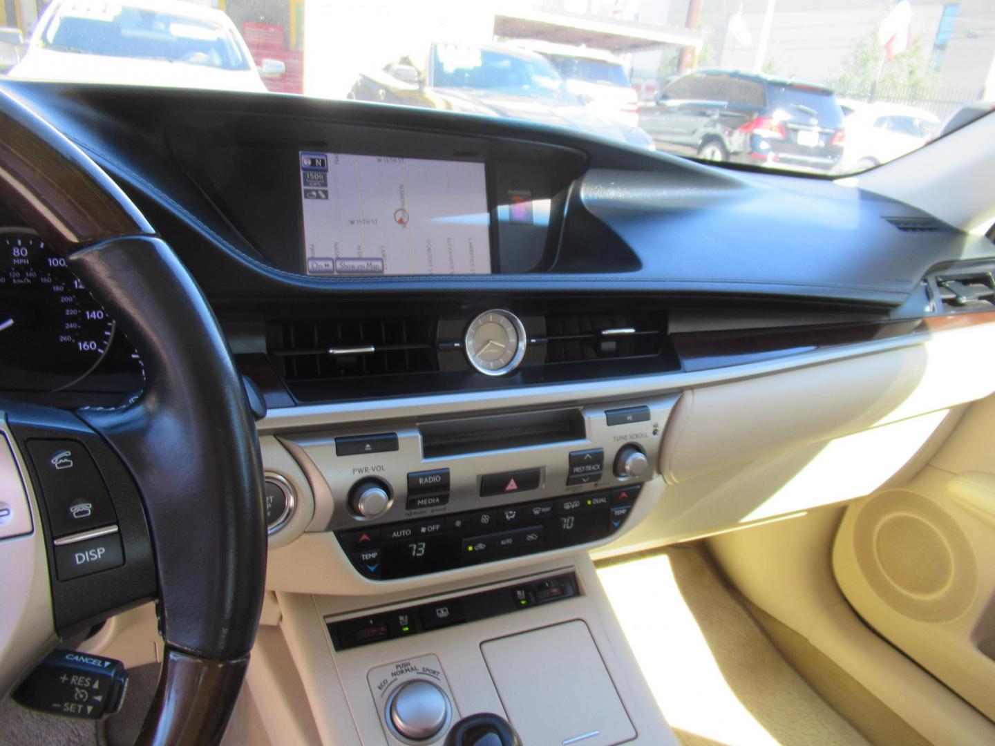 2013 Gold /Tan Lexus ES 350 Sedan (JTHBK1GG5D2) with an 3.5L V6 DOHC 24V engine, Automatic transmission, located at 1511 North Shepherd Dr., Houston, TX, 77008, (281) 657-1221, 29.798361, -95.412560 - 2013 LEXUS ES 350 VIN: JTHBK1GG5D2024542 J T H B K 1 G G 5 D 2 0 2 4 5 4 2 SEDAN 4 DR 3.5L V6 F DOHC 24V GASOLINE FRONT WHEEL DRIVE - Photo#6