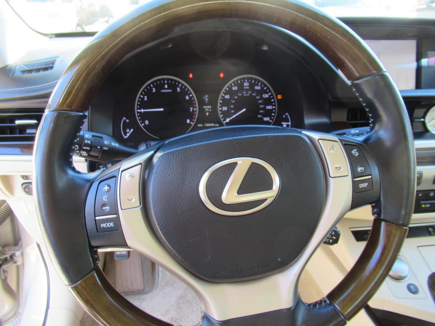 2013 Gold /Tan Lexus ES 350 Sedan (JTHBK1GG5D2) with an 3.5L V6 DOHC 24V engine, Automatic transmission, located at 1511 North Shepherd Dr., Houston, TX, 77008, (281) 657-1221, 29.798361, -95.412560 - 2013 LEXUS ES 350 VIN: JTHBK1GG5D2024542 J T H B K 1 G G 5 D 2 0 2 4 5 4 2 SEDAN 4 DR 3.5L V6 F DOHC 24V GASOLINE FRONT WHEEL DRIVE - Photo#5