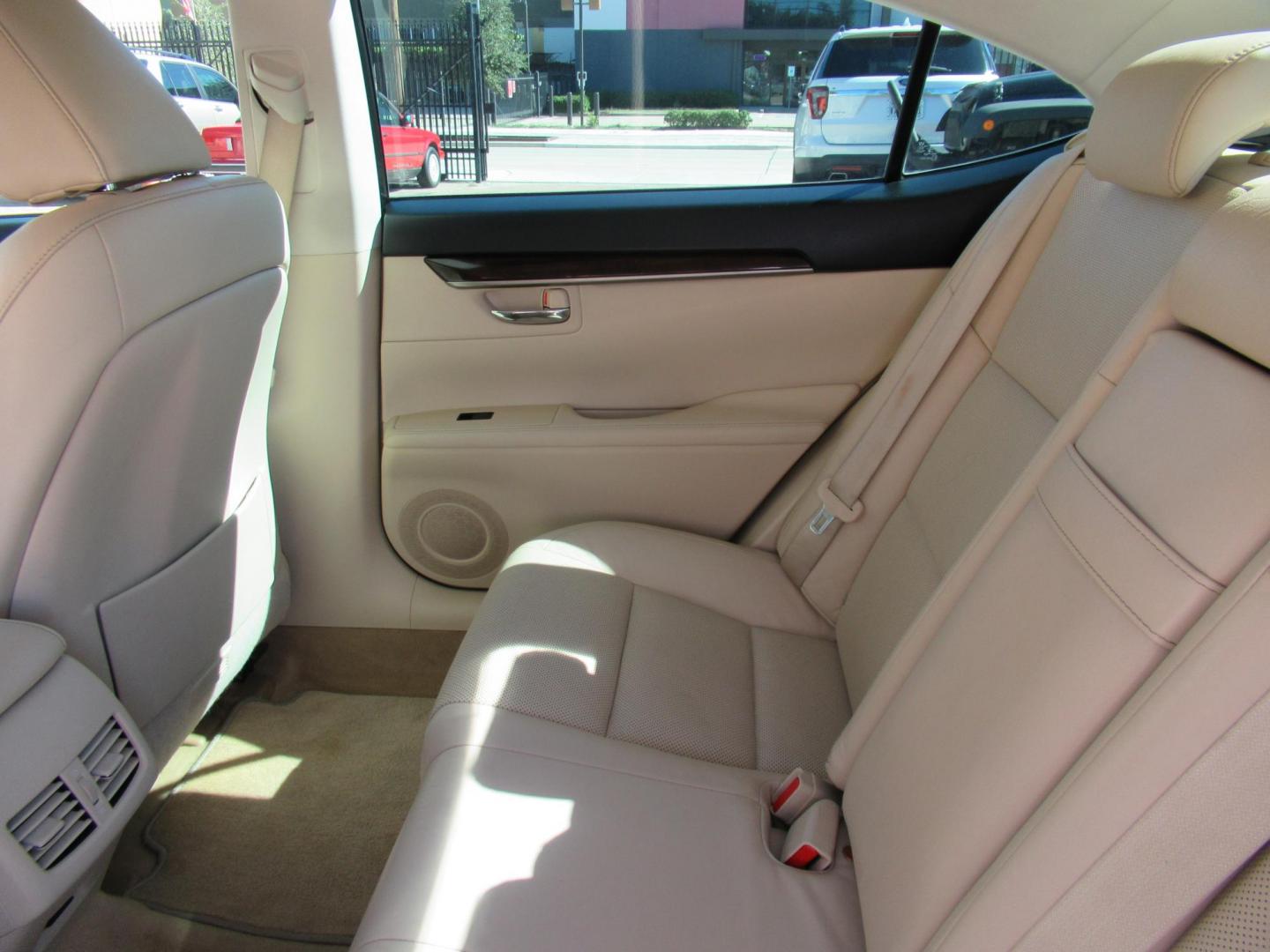 2013 Gold /Tan Lexus ES 350 Sedan (JTHBK1GG5D2) with an 3.5L V6 DOHC 24V engine, Automatic transmission, located at 1511 North Shepherd Dr., Houston, TX, 77008, (281) 657-1221, 29.798361, -95.412560 - 2013 LEXUS ES 350 VIN: JTHBK1GG5D2024542 J T H B K 1 G G 5 D 2 0 2 4 5 4 2 SEDAN 4 DR 3.5L V6 F DOHC 24V GASOLINE FRONT WHEEL DRIVE - Photo#7