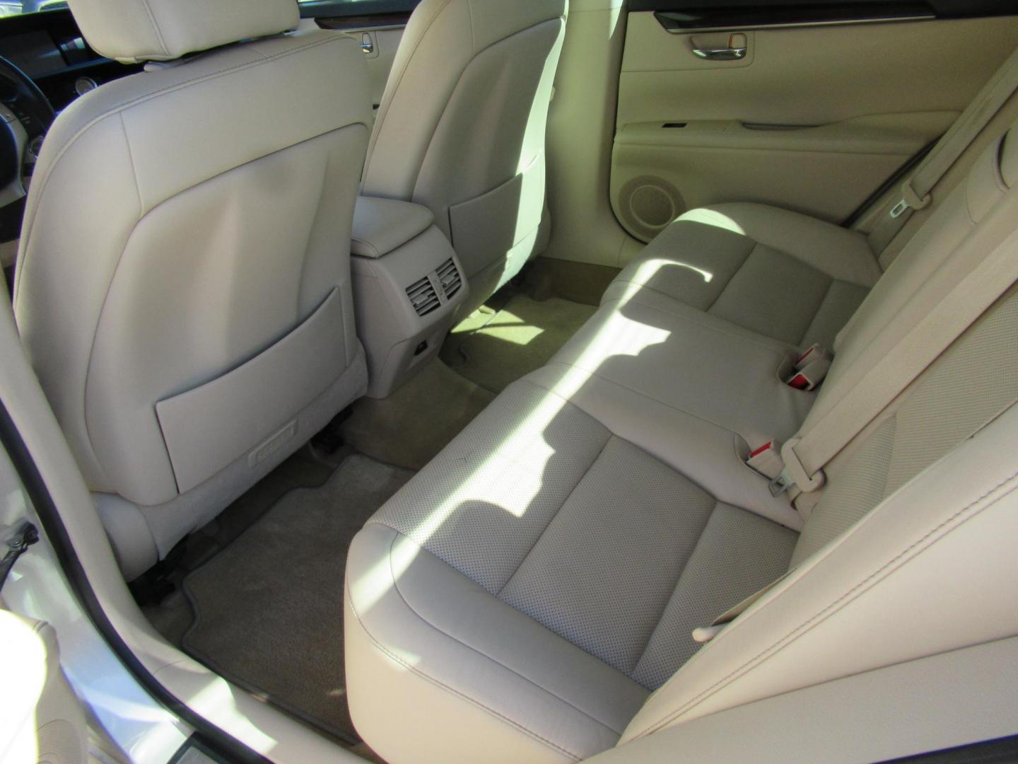 2013 Gold /Tan Lexus ES 350 Sedan (JTHBK1GG5D2) with an 3.5L V6 DOHC 24V engine, Automatic transmission, located at 1511 North Shepherd Dr., Houston, TX, 77008, (281) 657-1221, 29.798361, -95.412560 - 2013 LEXUS ES 350 VIN: JTHBK1GG5D2024542 J T H B K 1 G G 5 D 2 0 2 4 5 4 2 SEDAN 4 DR 3.5L V6 F DOHC 24V GASOLINE FRONT WHEEL DRIVE - Photo#8