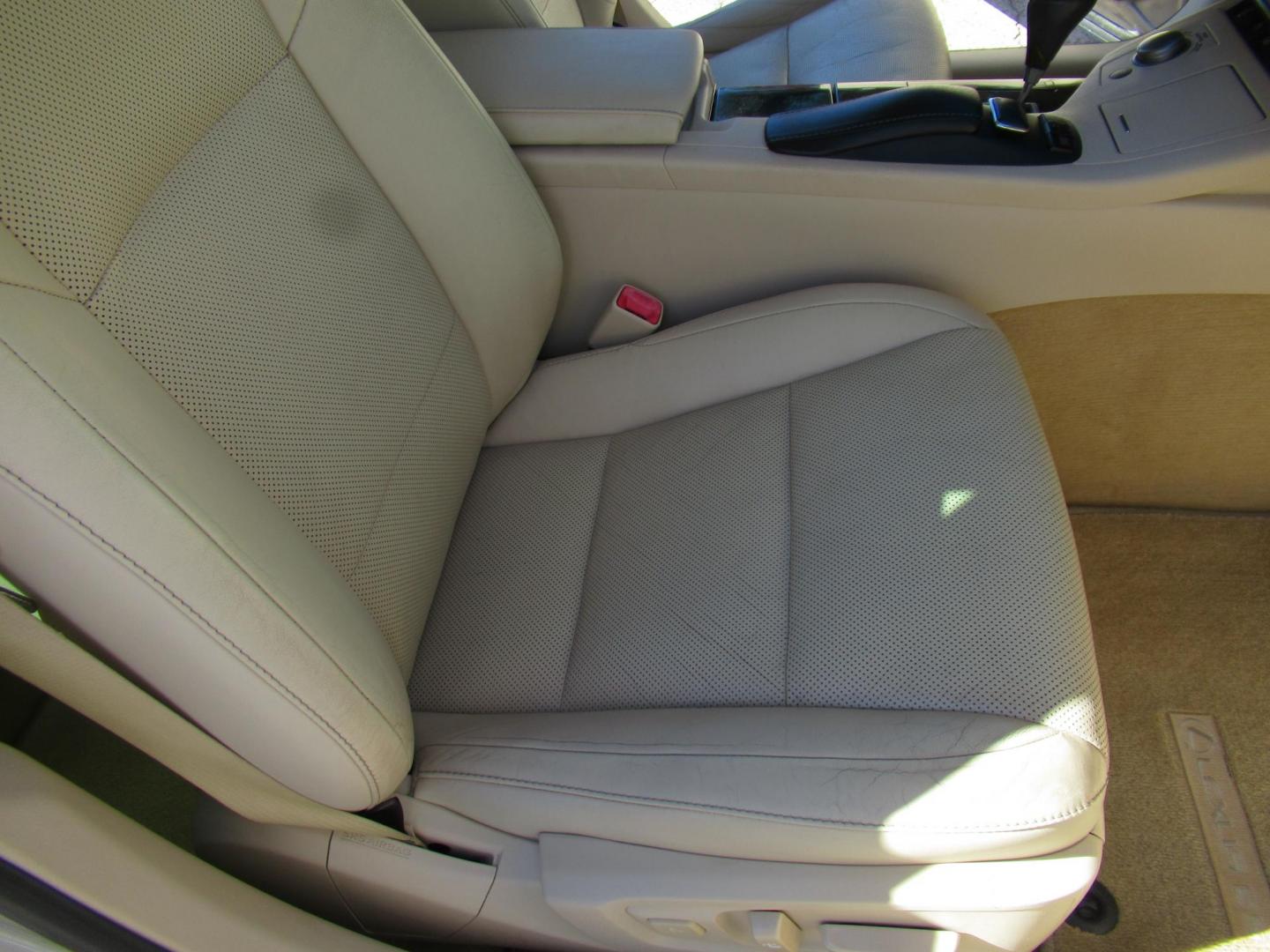 2013 Gold /Tan Lexus ES 350 Sedan (JTHBK1GG5D2) with an 3.5L V6 DOHC 24V engine, Automatic transmission, located at 1511 North Shepherd Dr., Houston, TX, 77008, (281) 657-1221, 29.798361, -95.412560 - 2013 LEXUS ES 350 VIN: JTHBK1GG5D2024542 J T H B K 1 G G 5 D 2 0 2 4 5 4 2 SEDAN 4 DR 3.5L V6 F DOHC 24V GASOLINE FRONT WHEEL DRIVE - Photo#15