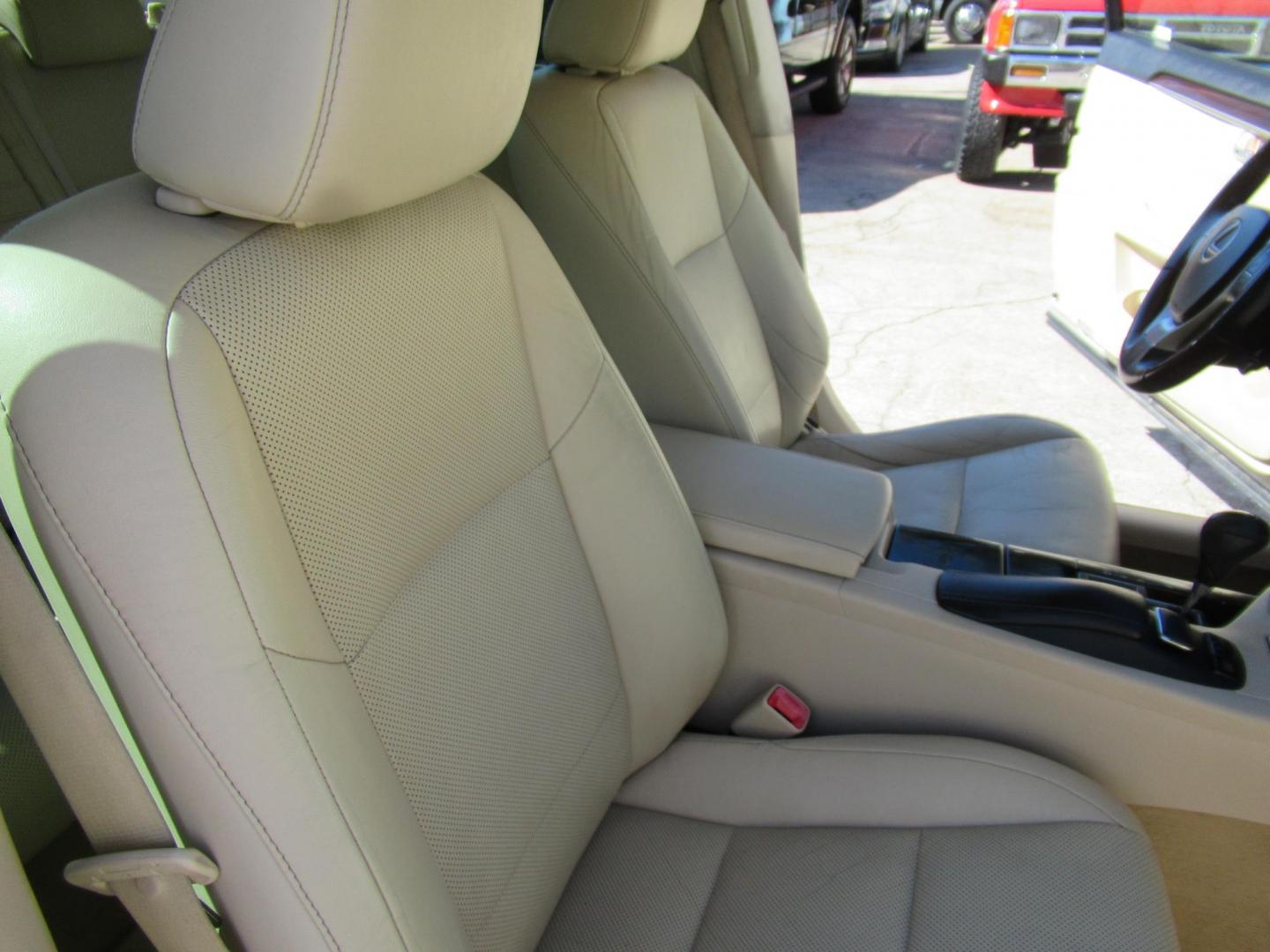 2013 Gold /Tan Lexus ES 350 Sedan (JTHBK1GG5D2) with an 3.5L V6 DOHC 24V engine, Automatic transmission, located at 1511 North Shepherd Dr., Houston, TX, 77008, (281) 657-1221, 29.798361, -95.412560 - 2013 LEXUS ES 350 VIN: JTHBK1GG5D2024542 J T H B K 1 G G 5 D 2 0 2 4 5 4 2 SEDAN 4 DR 3.5L V6 F DOHC 24V GASOLINE FRONT WHEEL DRIVE - Photo#16