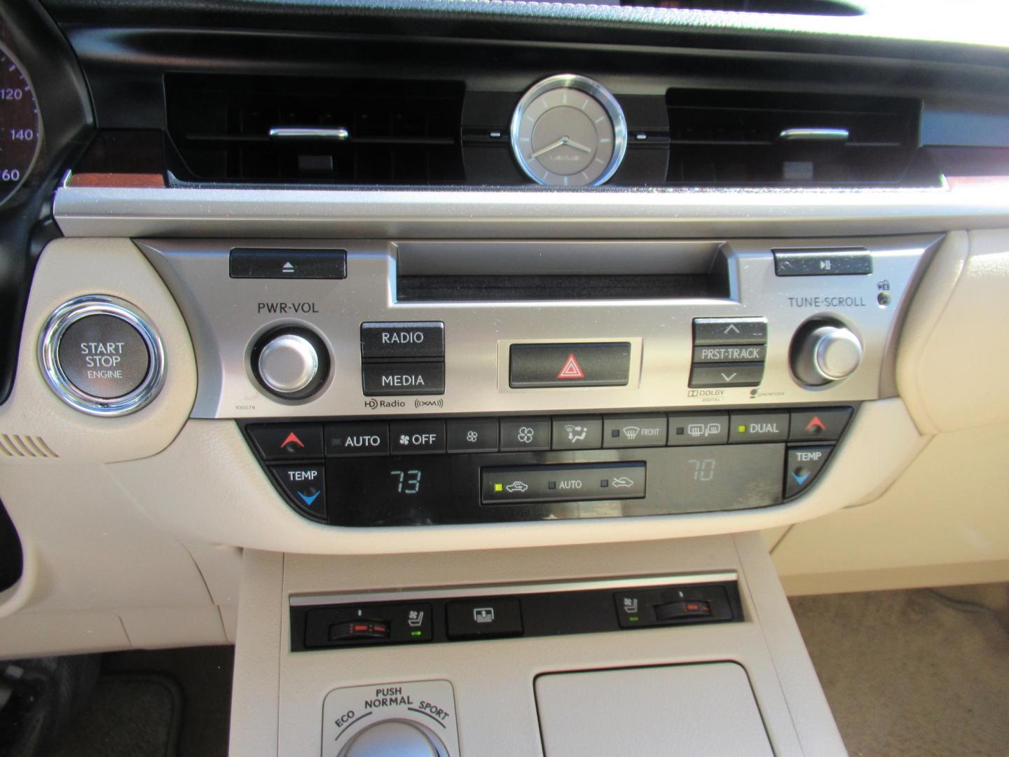 2013 Gold /Tan Lexus ES 350 Sedan (JTHBK1GG5D2) with an 3.5L V6 DOHC 24V engine, Automatic transmission, located at 1511 North Shepherd Dr., Houston, TX, 77008, (281) 657-1221, 29.798361, -95.412560 - 2013 LEXUS ES 350 VIN: JTHBK1GG5D2024542 J T H B K 1 G G 5 D 2 0 2 4 5 4 2 SEDAN 4 DR 3.5L V6 F DOHC 24V GASOLINE FRONT WHEEL DRIVE - Photo#21