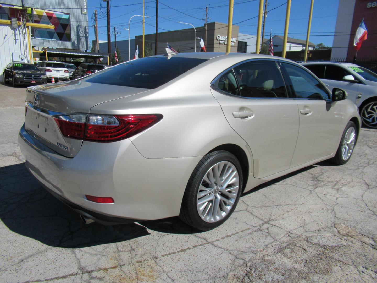 2013 Gold /Tan Lexus ES 350 Sedan (JTHBK1GG5D2) with an 3.5L V6 DOHC 24V engine, Automatic transmission, located at 1511 North Shepherd Dr., Houston, TX, 77008, (281) 657-1221, 29.798361, -95.412560 - 2013 LEXUS ES 350 VIN: JTHBK1GG5D2024542 J T H B K 1 G G 5 D 2 0 2 4 5 4 2 SEDAN 4 DR 3.5L V6 F DOHC 24V GASOLINE FRONT WHEEL DRIVE - Photo#25