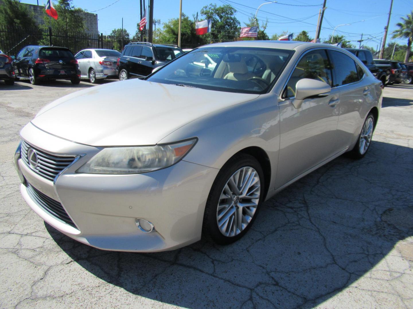 2013 Gold /Tan Lexus ES 350 Sedan (JTHBK1GG5D2) with an 3.5L V6 DOHC 24V engine, Automatic transmission, located at 1511 North Shepherd Dr., Houston, TX, 77008, (281) 657-1221, 29.798361, -95.412560 - 2013 LEXUS ES 350 VIN: JTHBK1GG5D2024542 J T H B K 1 G G 5 D 2 0 2 4 5 4 2 SEDAN 4 DR 3.5L V6 F DOHC 24V GASOLINE FRONT WHEEL DRIVE - Photo#28