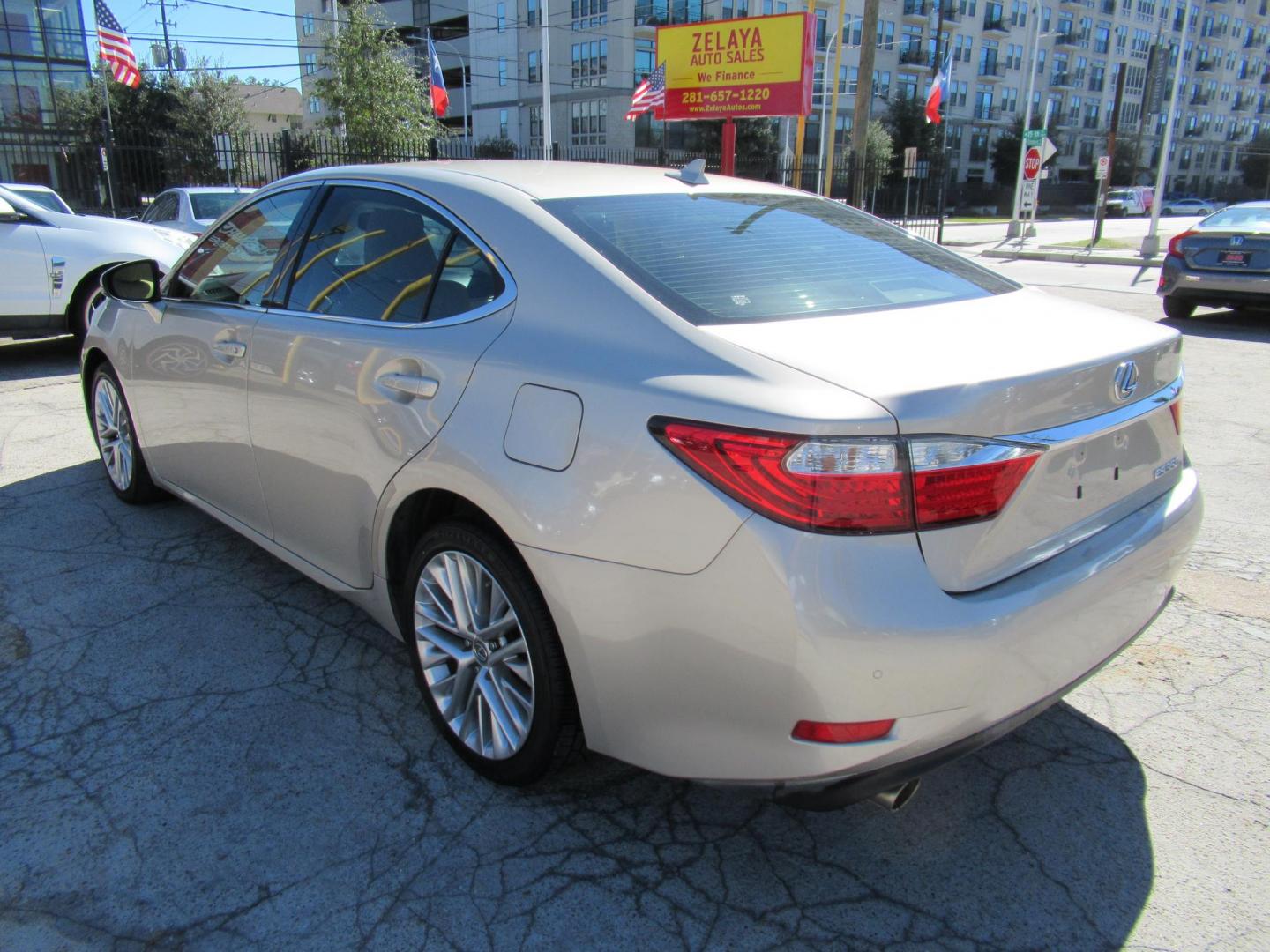 2013 Gold /Tan Lexus ES 350 Sedan (JTHBK1GG5D2) with an 3.5L V6 DOHC 24V engine, Automatic transmission, located at 1511 North Shepherd Dr., Houston, TX, 77008, (281) 657-1221, 29.798361, -95.412560 - 2013 LEXUS ES 350 VIN: JTHBK1GG5D2024542 J T H B K 1 G G 5 D 2 0 2 4 5 4 2 SEDAN 4 DR 3.5L V6 F DOHC 24V GASOLINE FRONT WHEEL DRIVE - Photo#31