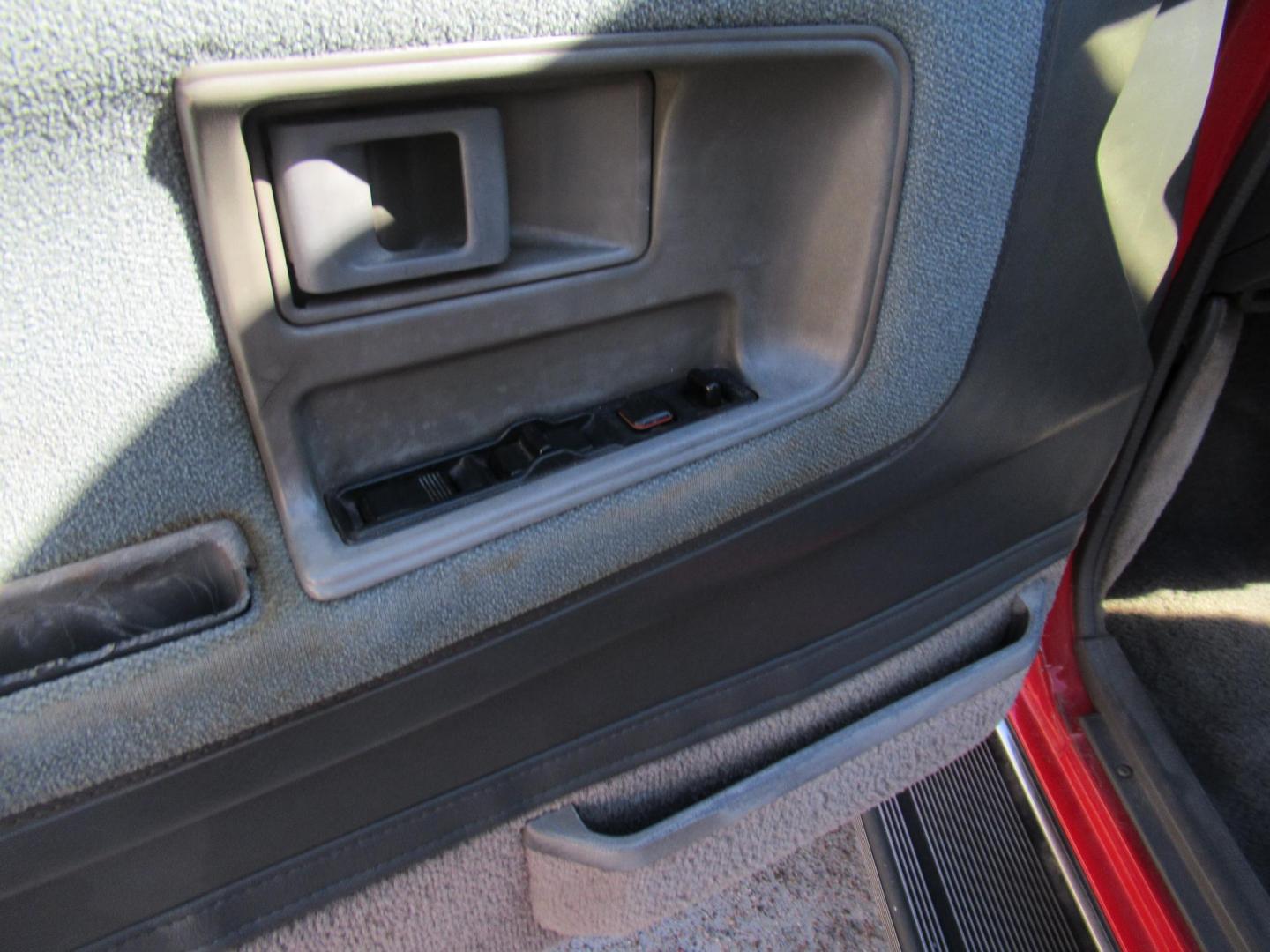 1987 Red /GRAY Toyota 4Runner SR5 4WD (JT3RN67W9H0) with an 2.4L L4 SOHC 8V engine, Automatic transmission, located at 1511 North Shepherd Dr., Houston, TX, 77008, (281) 657-1221, 29.798361, -95.412560 - 1987 TOYOTA 4RUNNER SR5 TURBO VIN: JT3RN67W9H0179337 J T 3 R N 6 7 W 9 H 0 1 7 9 3 3 7 UTILITY (BLAZER, JIMMY, SCOUT, ETC.) 2.4L I4 F GASOLINE WOW WHAT A GEM! ONE OWNER CLASSIC FRESH PAINT AUTOMATIC TURBO! ORIGINAL MILES FACTORY CHROME BUMPERS INTACT ALTIMETER ORIGINAL RADIO ELECTRONIC D - Photo#18