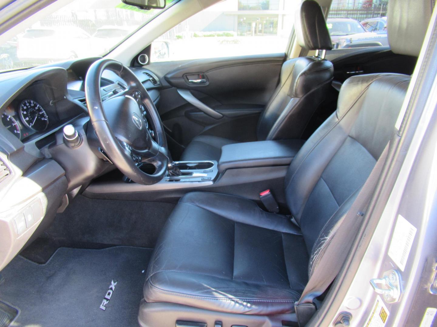 2015 BLUE /Gray Acura RDX 6-Spd AT w/ Technology Package (5J8TB3H51FL) with an 2.3L L4 DOHC 16V engine, 6-Speed Automatic transmission, located at 1511 North Shepherd Dr., Houston, TX, 77008, (281) 657-1221, 29.798361, -95.412560 - 2015 ACURA RDX W/TECH VIN: 5J8TB3H51FL011753 5 J 8 T B 3 H 5 1 F L 0 1 1 7 5 3 4 DOOR WAGON/SPORT UTILITY 3.5L V6 F SOHC 24V GASOLINE FRONT WHEEL DRIVE This CARFAX Report Provided by: Zelaya Auto Sales, Inc - Photo#6