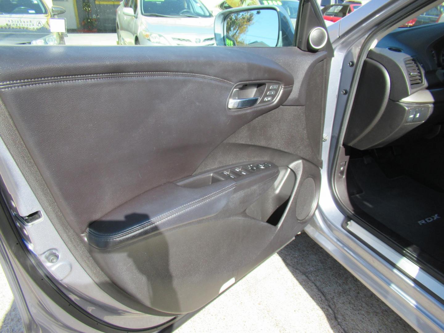 2015 BLUE /Gray Acura RDX 6-Spd AT w/ Technology Package (5J8TB3H51FL) with an 2.3L L4 DOHC 16V engine, 6-Speed Automatic transmission, located at 1511 North Shepherd Dr., Houston, TX, 77008, (281) 657-1221, 29.798361, -95.412560 - 2015 ACURA RDX W/TECH VIN: 5J8TB3H51FL011753 5 J 8 T B 3 H 5 1 F L 0 1 1 7 5 3 4 DOOR WAGON/SPORT UTILITY 3.5L V6 F SOHC 24V GASOLINE FRONT WHEEL DRIVE This CARFAX Report Provided by: Zelaya Auto Sales, Inc - Photo#7