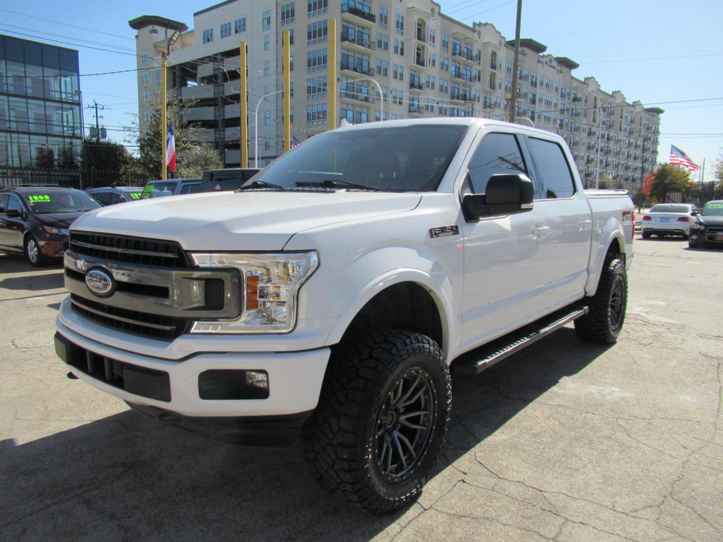 2018 Ford F-150 XLT SuperCrew 5.5-ft. 4WD (1FTEW1E55JF) with an 5.0L V8 OHV 32V engine, 6A transmission, located at 1511 North Shepherd Dr., Houston, TX, 77008, (281) 657-1221, 29.798361, -95.412560 - 2018 FORD F-150 XLT VIN: 1FTEW1E55JFA23240 1 F T E W 1 E 5 5 J F A 2 3 2 4 0 CREW PICKUP 5.0L V8 F DOHC 32V GASOLINE REAR WHEEL DRIVE W/ 4X4 - Photo#23