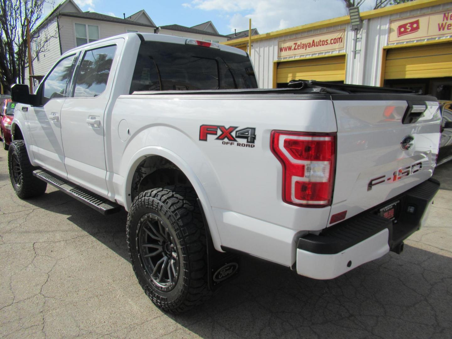 2018 Ford F-150 XLT SuperCrew 5.5-ft. 4WD (1FTEW1E55JF) with an 5.0L V8 OHV 32V engine, 6A transmission, located at 1511 North Shepherd Dr., Houston, TX, 77008, (281) 657-1221, 29.798361, -95.412560 - 2018 FORD F-150 XLT VIN: 1FTEW1E55JFA23240 1 F T E W 1 E 5 5 J F A 2 3 2 4 0 CREW PICKUP 5.0L V8 F DOHC 32V GASOLINE REAR WHEEL DRIVE W/ 4X4 - Photo#29