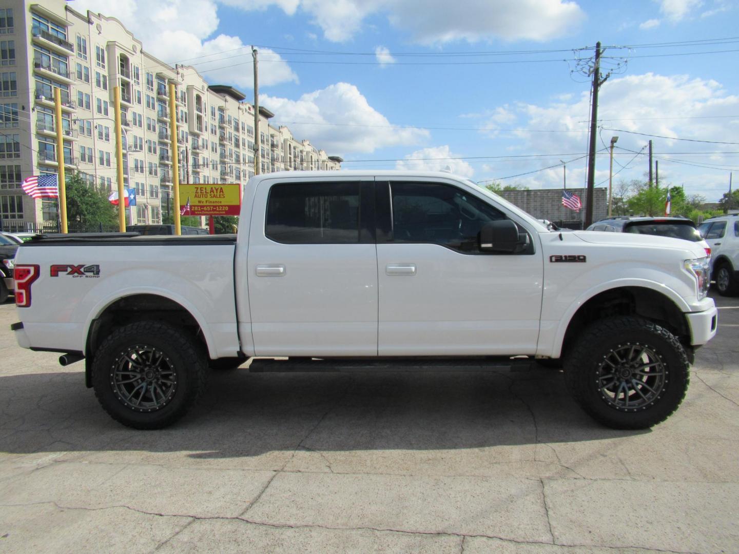 2018 Ford F-150 XLT SuperCrew 5.5-ft. 4WD (1FTEW1E55JF) with an 5.0L V8 OHV 32V engine, 6A transmission, located at 1511 North Shepherd Dr., Houston, TX, 77008, (281) 657-1221, 29.798361, -95.412560 - 2018 FORD F-150 XLT VIN: 1FTEW1E55JFA23240 1 F T E W 1 E 5 5 J F A 2 3 2 4 0 CREW PICKUP 5.0L V8 F DOHC 32V GASOLINE REAR WHEEL DRIVE W/ 4X4 - Photo#28