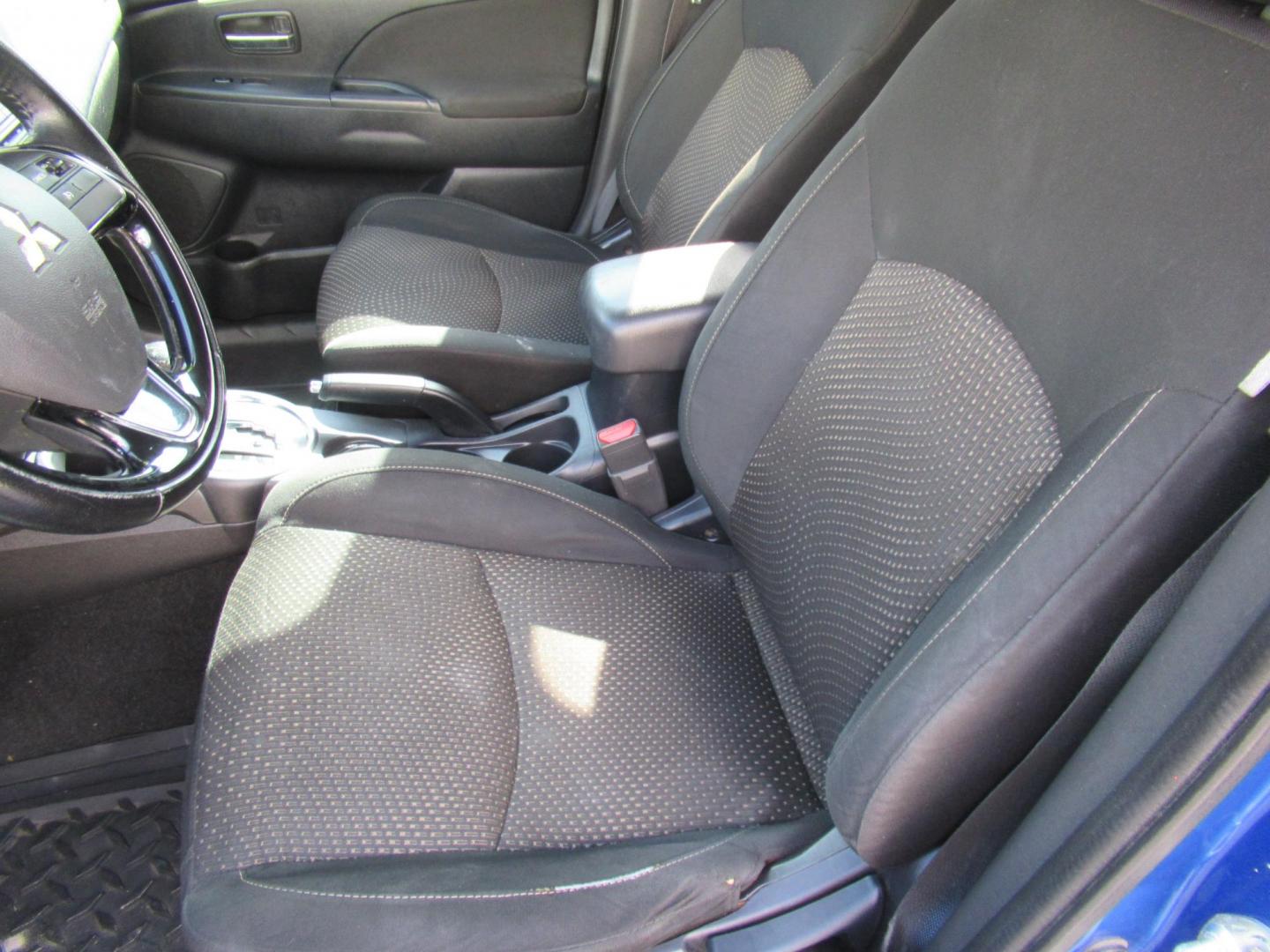 2016 BLUE /Black Mitsubishi Outlander Sport 2.4 ES CVT (JA4AP3AW9GZ) with an 2.4L L4 DOHC 16V engine, CVT transmission, located at 1511 North Shepherd Dr., Houston, TX, 77008, (281) 657-1221, 29.798361, -95.412560 - 2016 MITSUBISHI OUTLANDER SPORT 2.4 ES VIN: JA4AP3AW9GZ043787 J A 4 A P 3 A W 9 G Z 0 4 3 7 8 7 4 DOOR WAGON/SPORT UTILITY 2.4L I4 F DOHC 16V GASOLINE FRONT WHEEL DRIVE - Photo#6