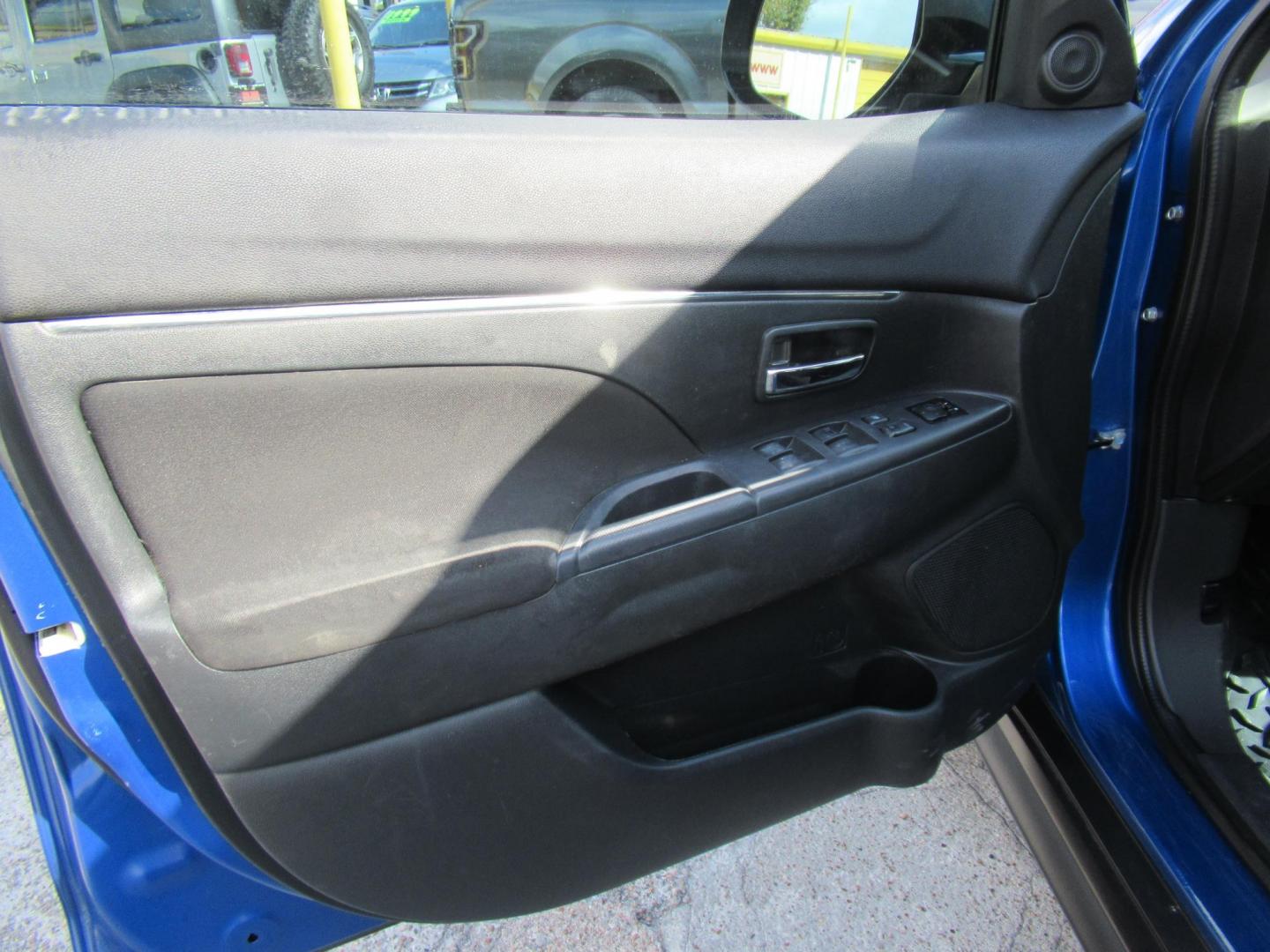 2016 BLUE /Black Mitsubishi Outlander Sport 2.4 ES CVT (JA4AP3AW9GZ) with an 2.4L L4 DOHC 16V engine, CVT transmission, located at 1511 North Shepherd Dr., Houston, TX, 77008, (281) 657-1221, 29.798361, -95.412560 - 2016 MITSUBISHI OUTLANDER SPORT 2.4 ES VIN: JA4AP3AW9GZ043787 J A 4 A P 3 A W 9 G Z 0 4 3 7 8 7 4 DOOR WAGON/SPORT UTILITY 2.4L I4 F DOHC 16V GASOLINE FRONT WHEEL DRIVE - Photo#4