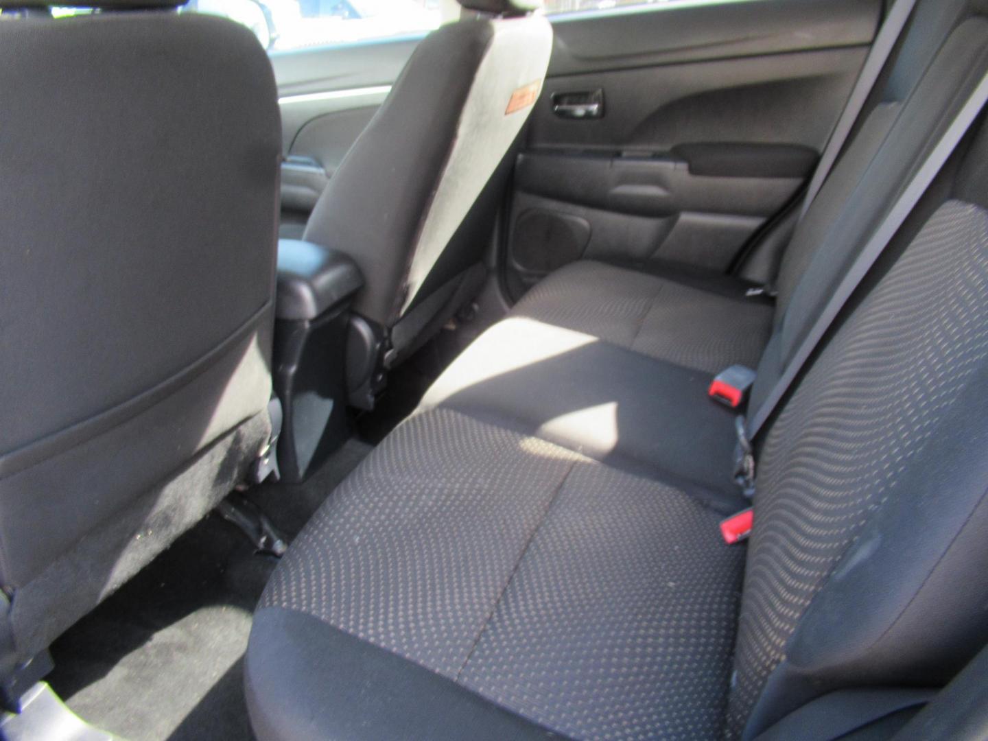 2016 BLUE /Black Mitsubishi Outlander Sport 2.4 ES CVT (JA4AP3AW9GZ) with an 2.4L L4 DOHC 16V engine, CVT transmission, located at 1511 North Shepherd Dr., Houston, TX, 77008, (281) 657-1221, 29.798361, -95.412560 - 2016 MITSUBISHI OUTLANDER SPORT 2.4 ES VIN: JA4AP3AW9GZ043787 J A 4 A P 3 A W 9 G Z 0 4 3 7 8 7 4 DOOR WAGON/SPORT UTILITY 2.4L I4 F DOHC 16V GASOLINE FRONT WHEEL DRIVE - Photo#7