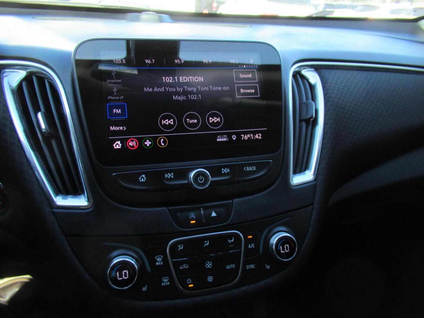 2020 Chevrolet Malibu LT (1G1ZD5ST2LF) with an 1.5L L4 DOHC 16V engine, 6A transmission, located at 1511 North Shepherd Dr., Houston, TX, 77008, (281) 657-1221, 29.798361, -95.412560 - 2020 CHEVROLET MALIBU LT VIN: 1G1ZD5ST2LF007297 1 G 1 Z D 5 S T 2 L F 0 0 7 2 9 7 SEDAN 4 DR 1.5L I4 F DOHC 16V GASOLINE FRONT WHEEL DRIVE - Photo#1