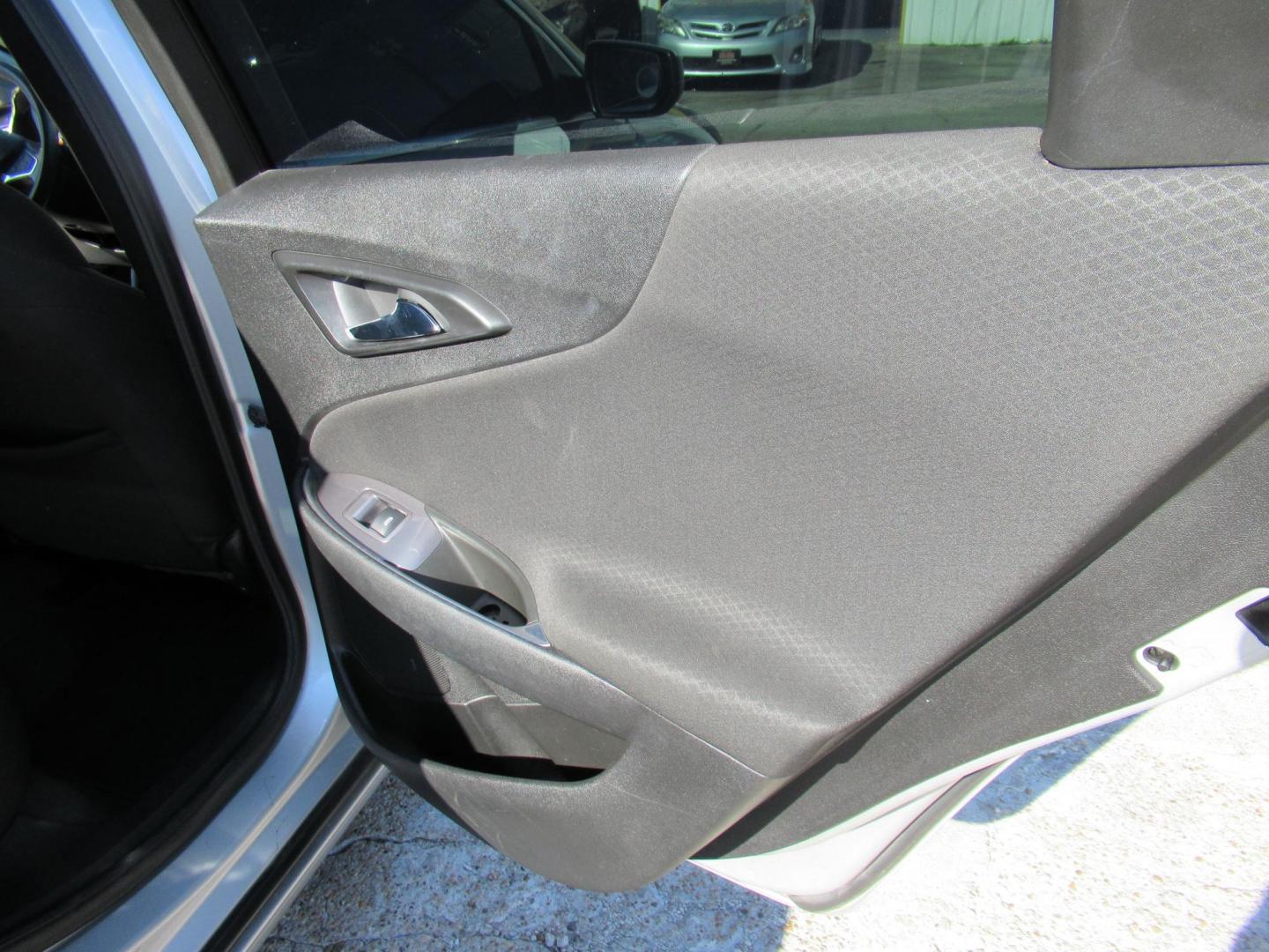 2020 Chevrolet Malibu LT (1G1ZD5ST2LF) with an 1.5L L4 DOHC 16V engine, 6A transmission, located at 1511 North Shepherd Dr., Houston, TX, 77008, (281) 657-1221, 29.798361, -95.412560 - 2020 CHEVROLET MALIBU LT VIN: 1G1ZD5ST2LF007297 1 G 1 Z D 5 S T 2 L F 0 0 7 2 9 7 SEDAN 4 DR 1.5L I4 F DOHC 16V GASOLINE FRONT WHEEL DRIVE - Photo#10