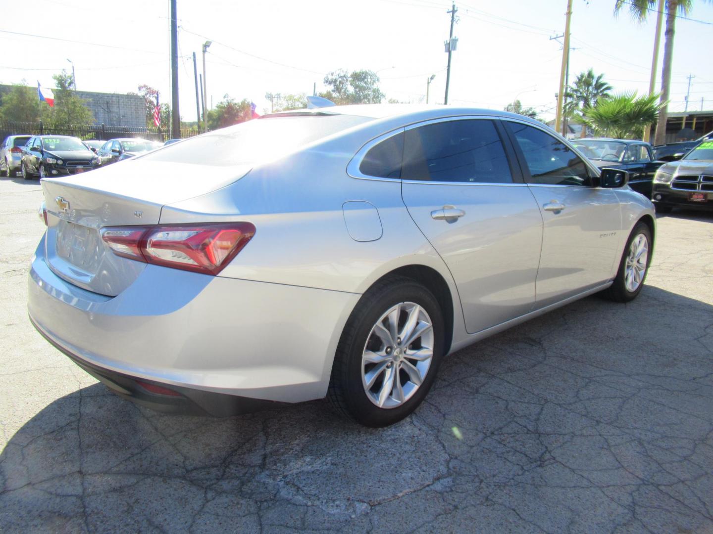 2020 Chevrolet Malibu LT (1G1ZD5ST2LF) with an 1.5L L4 DOHC 16V engine, 6A transmission, located at 1511 North Shepherd Dr., Houston, TX, 77008, (281) 657-1221, 29.798361, -95.412560 - 2020 CHEVROLET MALIBU LT VIN: 1G1ZD5ST2LF007297 1 G 1 Z D 5 S T 2 L F 0 0 7 2 9 7 SEDAN 4 DR 1.5L I4 F DOHC 16V GASOLINE FRONT WHEEL DRIVE - Photo#18