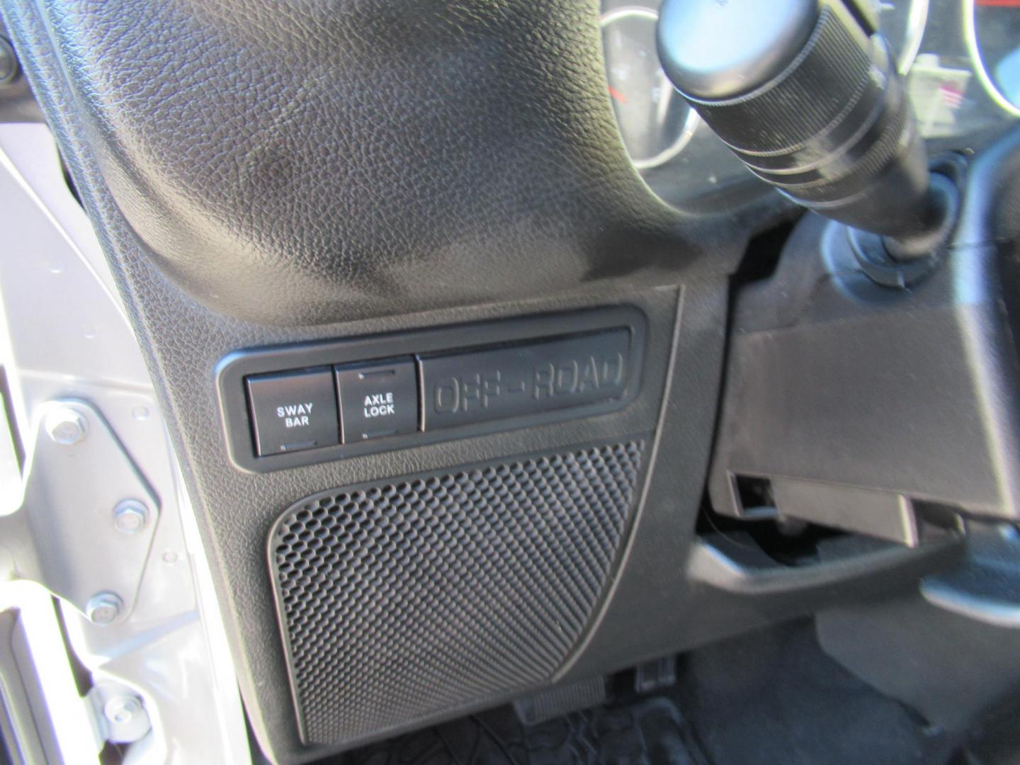 2014 Silver /Black Jeep Wrangler Unlimited Rubicon 4WD (1C4BJWFG2EL) with an 3.6L V6 DOHC 24V FFV engine, Automatic transmission, located at 1511 North Shepherd Dr., Houston, TX, 77008, (281) 657-1221, 29.798361, -95.412560 - 2014 JEEP WRANGLER UNLIMITED RUBICON VIN: 1C4BJWFG2EL325106 1 C 4 B J W F G 2 E L 3 2 5 1 0 6 4 DOOR WAGON/SPORT UTILITY 3.6L V6 F DOHC 24V GASOLINE REAR WHEEL DRIVE W/ 4X4 - Photo#25