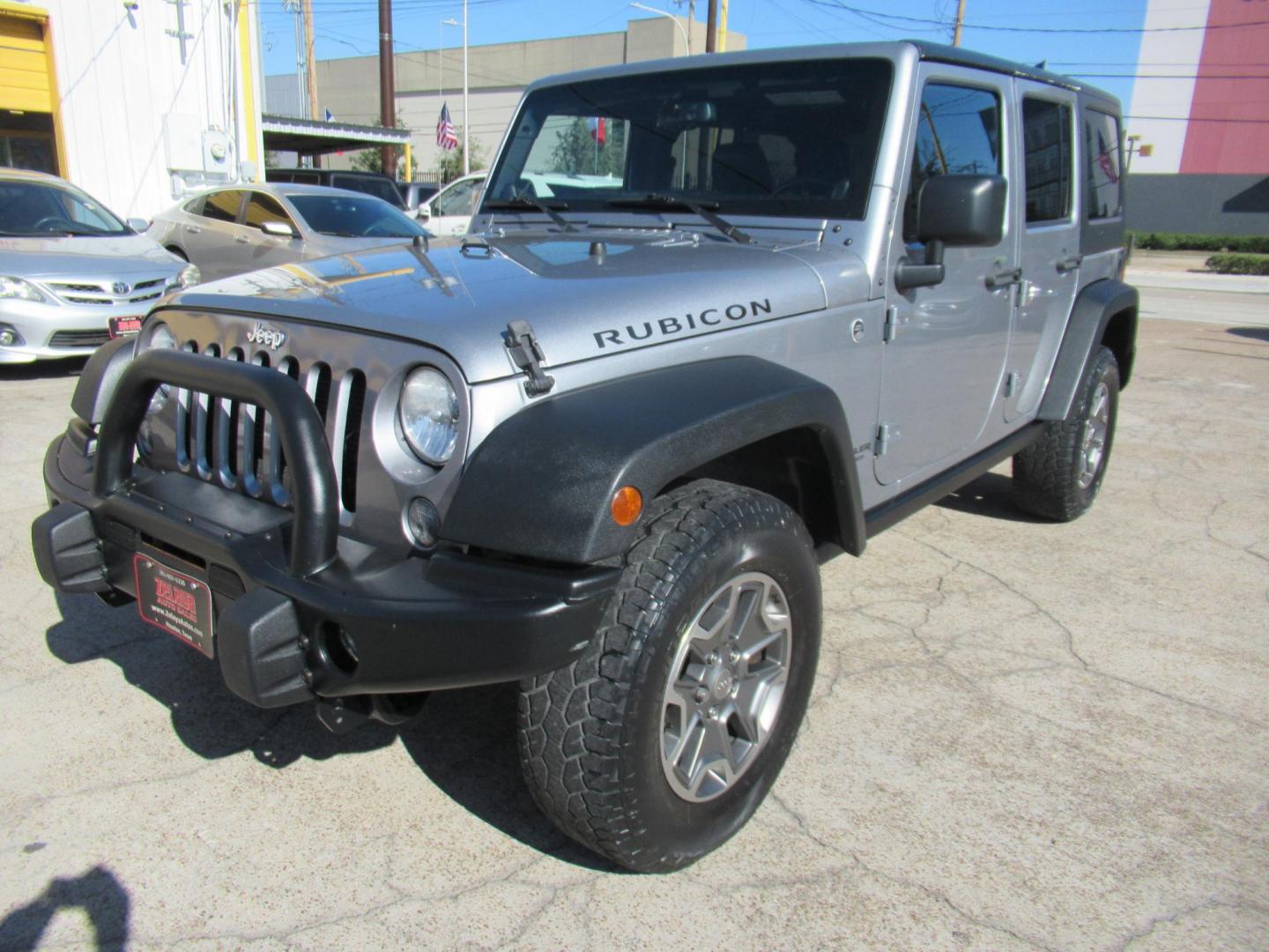 2014 Silver /Black Jeep Wrangler Unlimited Rubicon 4WD (1C4BJWFG2EL) with an 3.6L V6 DOHC 24V FFV engine, Automatic transmission, located at 1511 North Shepherd Dr., Houston, TX, 77008, (281) 657-1221, 29.798361, -95.412560 - 2014 JEEP WRANGLER UNLIMITED RUBICON VIN: 1C4BJWFG2EL325106 1 C 4 B J W F G 2 E L 3 2 5 1 0 6 4 DOOR WAGON/SPORT UTILITY 3.6L V6 F DOHC 24V GASOLINE REAR WHEEL DRIVE W/ 4X4 - Photo#27
