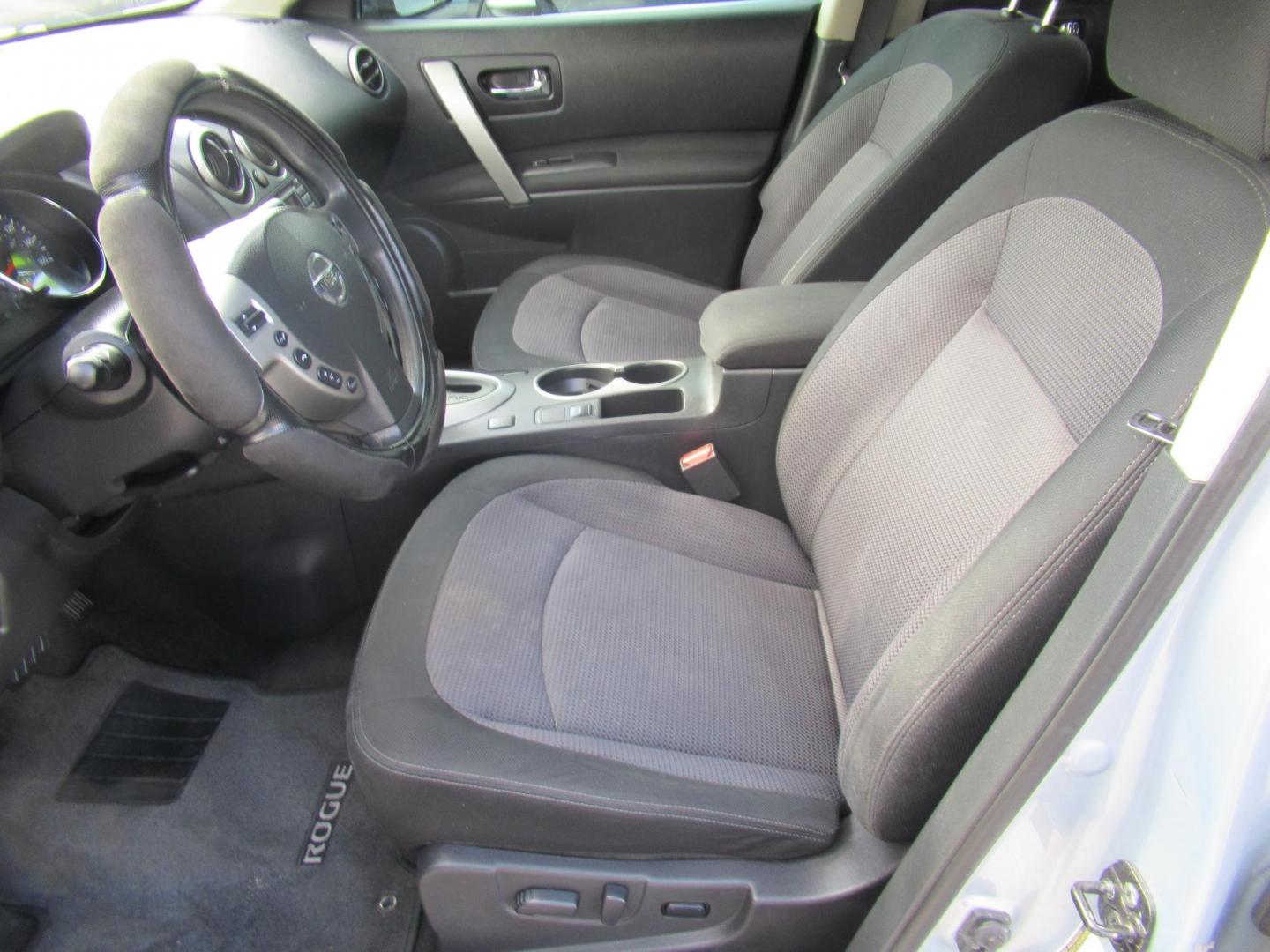 2012 BLUE /Gray Nissan Rogue S AWD (JN8AS5MV6CW) with an 2.5L L4 DOHC 16V engine, Continuously Variable Transmission transmission, located at 1511 North Shepherd Dr., Houston, TX, 77008, (281) 657-1221, 29.798361, -95.412560 - 2012 NISSAN ROGUE S VIN: JN8AS5MV6CW396927 J N 8 A S 5 M V 6 C W 3 9 6 9 2 7 4 DOOR WAGON/SPORT UTILITY 2.5L I4 F DOHC 16V GASOLINE ALL WHEEL DRIVE - Photo#1