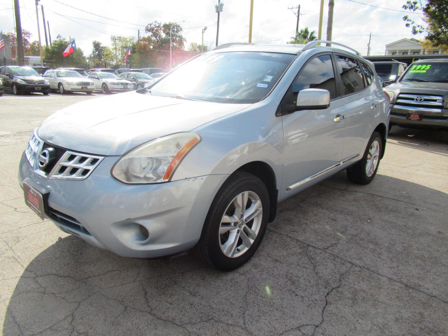 2012 BLUE /Gray Nissan Rogue S AWD (JN8AS5MV6CW) with an 2.5L L4 DOHC 16V engine, Continuously Variable Transmission transmission, located at 1511 North Shepherd Dr., Houston, TX, 77008, (281) 657-1221, 29.798361, -95.412560 - 2012 NISSAN ROGUE S VIN: JN8AS5MV6CW396927 J N 8 A S 5 M V 6 C W 3 9 6 9 2 7 4 DOOR WAGON/SPORT UTILITY 2.5L I4 F DOHC 16V GASOLINE ALL WHEEL DRIVE - Photo#20